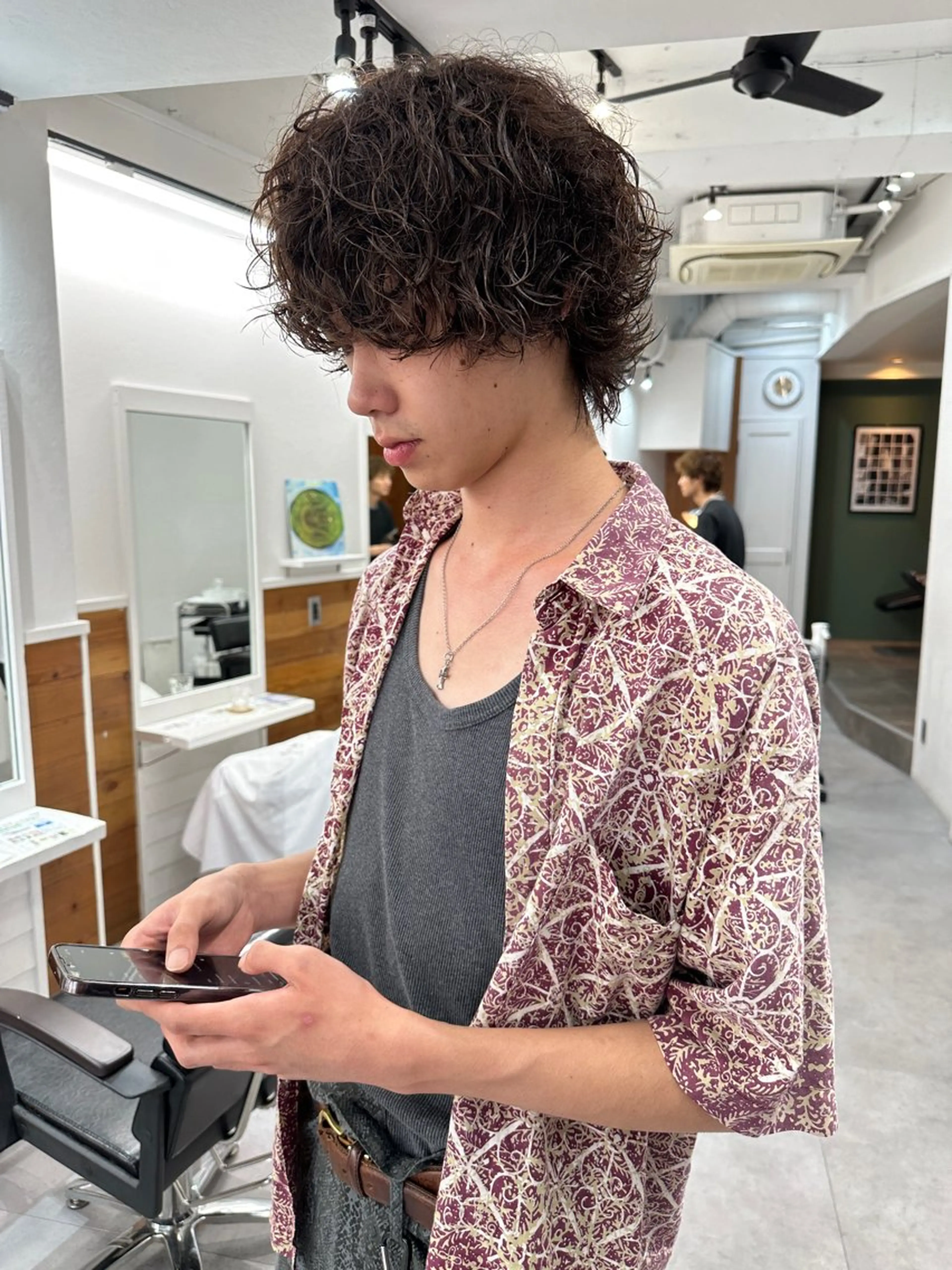 ミディアム パーマ メンズ カット パーマ グランジヘア 無造作ヘアHYUGAのヘアスタイル