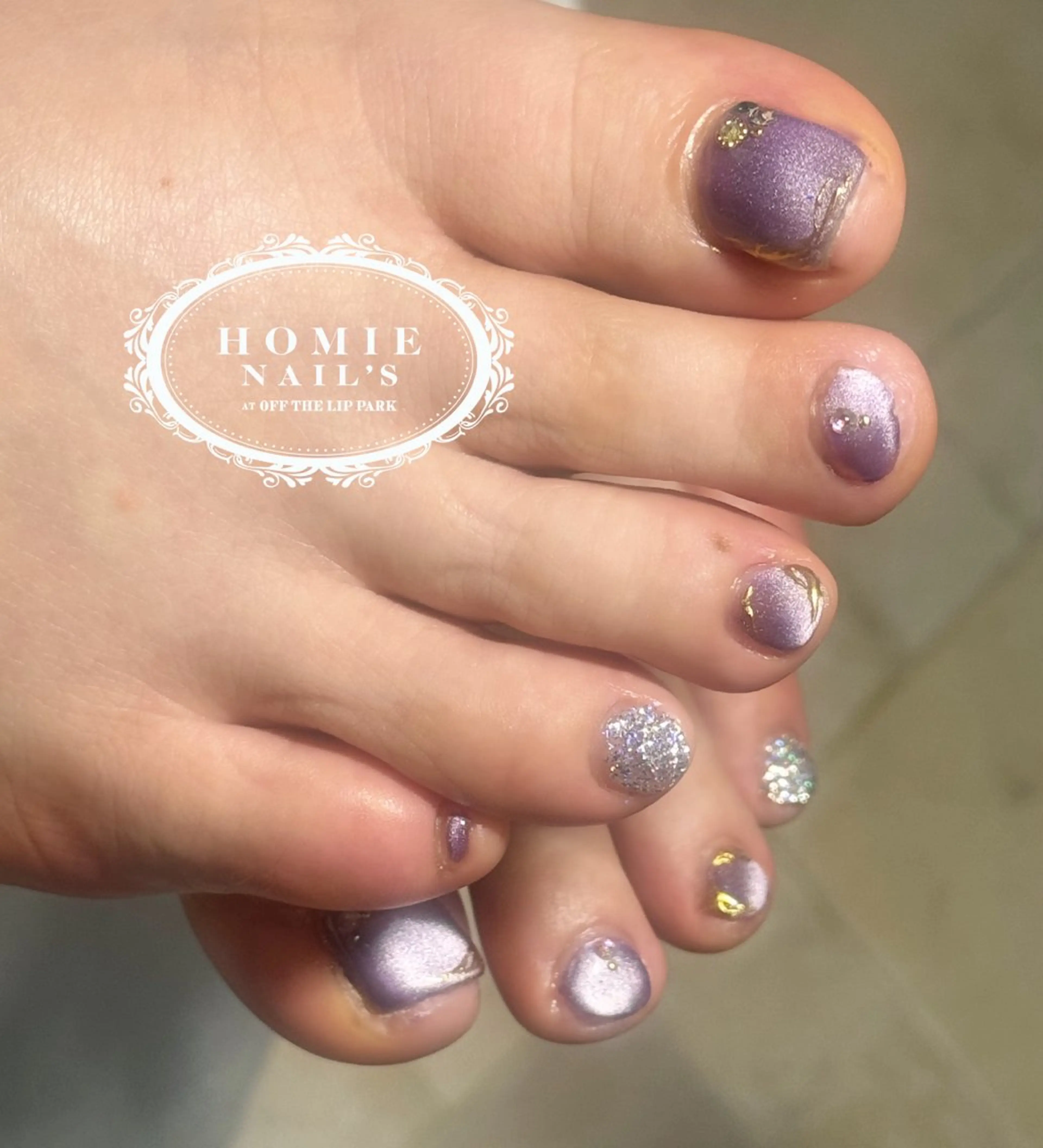 ネイル フットネイル 氷ネイル・うるうるネイル マグネットネイル パープル オフザリップパーク Asamiのネイルデザイン