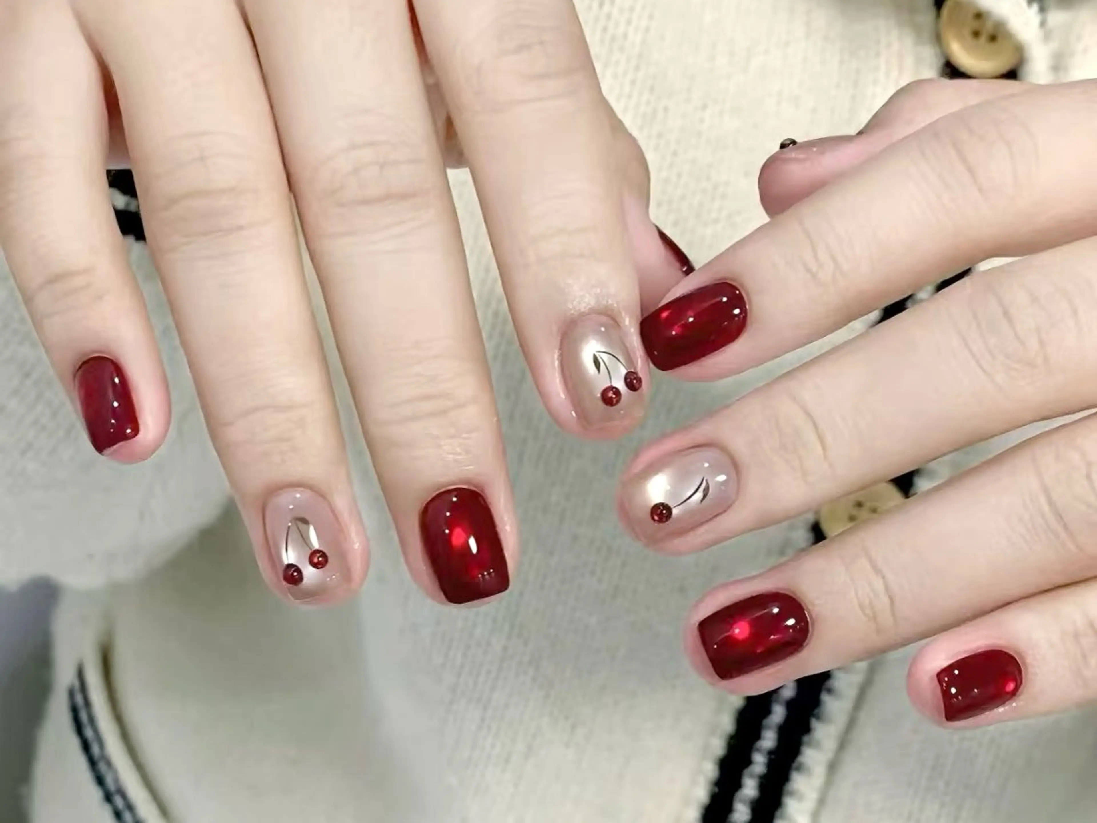🍂秋冬限定可愛さ満点の立体感チェリー🍒ネイルAの写真