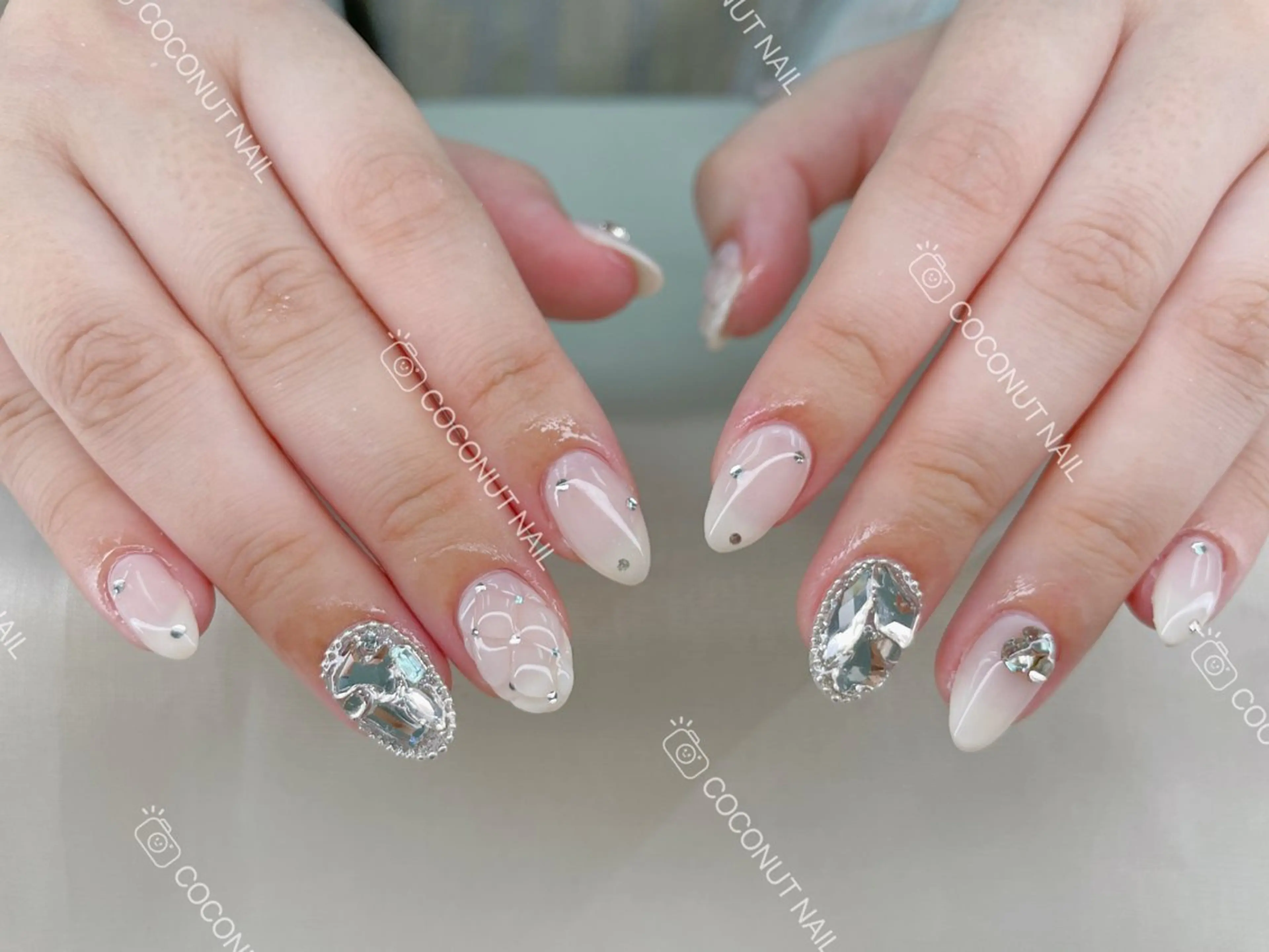 ネイル べっ甲ネイル フレンチネイル キラキラネイル マグネットネイル 大理石ネイル(マーブル) ハンドネイル 神田 ココナッツのネイルデザイン