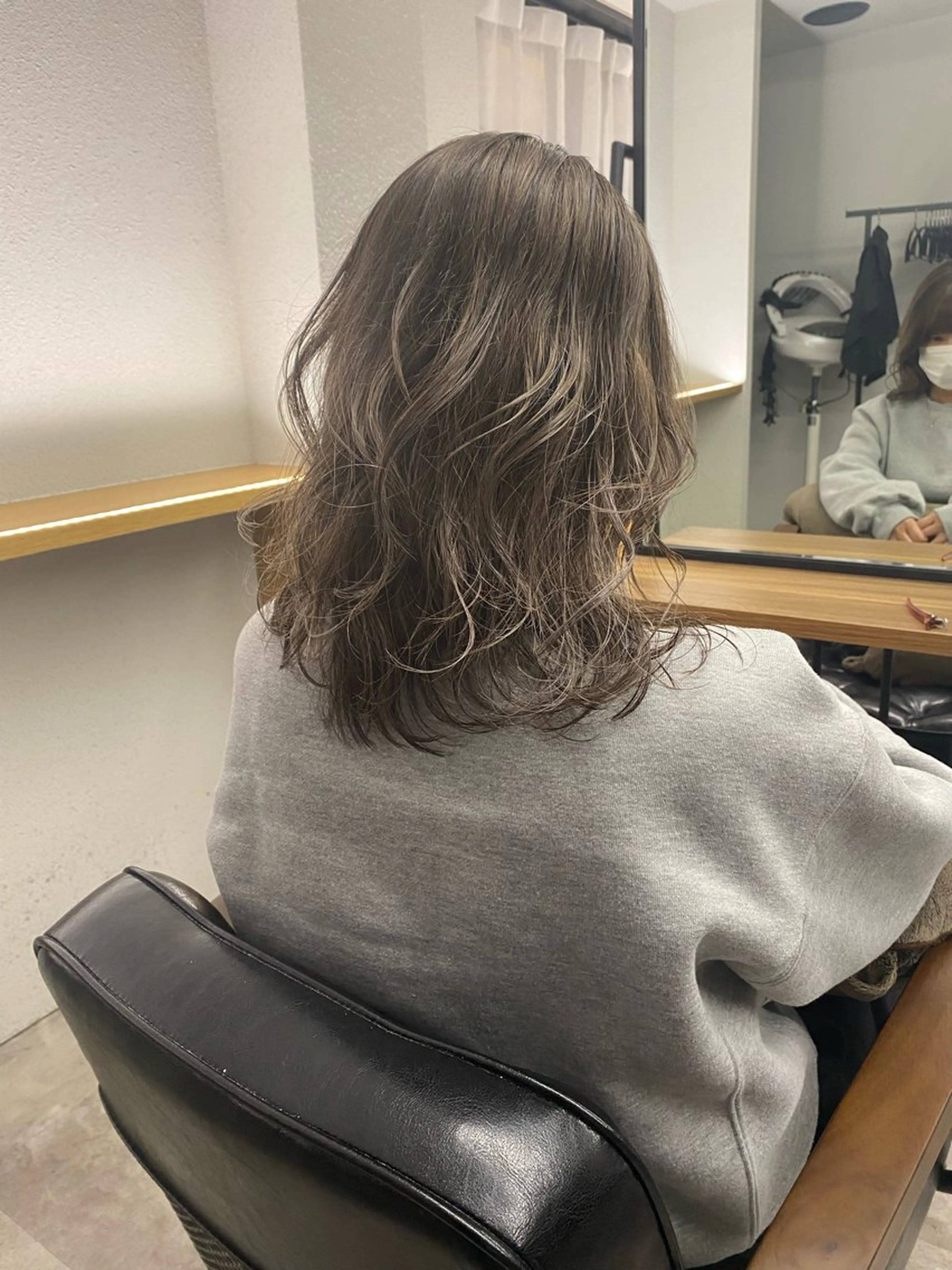 ミディアム カラー ハイライトカラー ハイライト Emitas.柳通り店所属・山﨑 大暉【ダブルカラー】のヘアスタイル