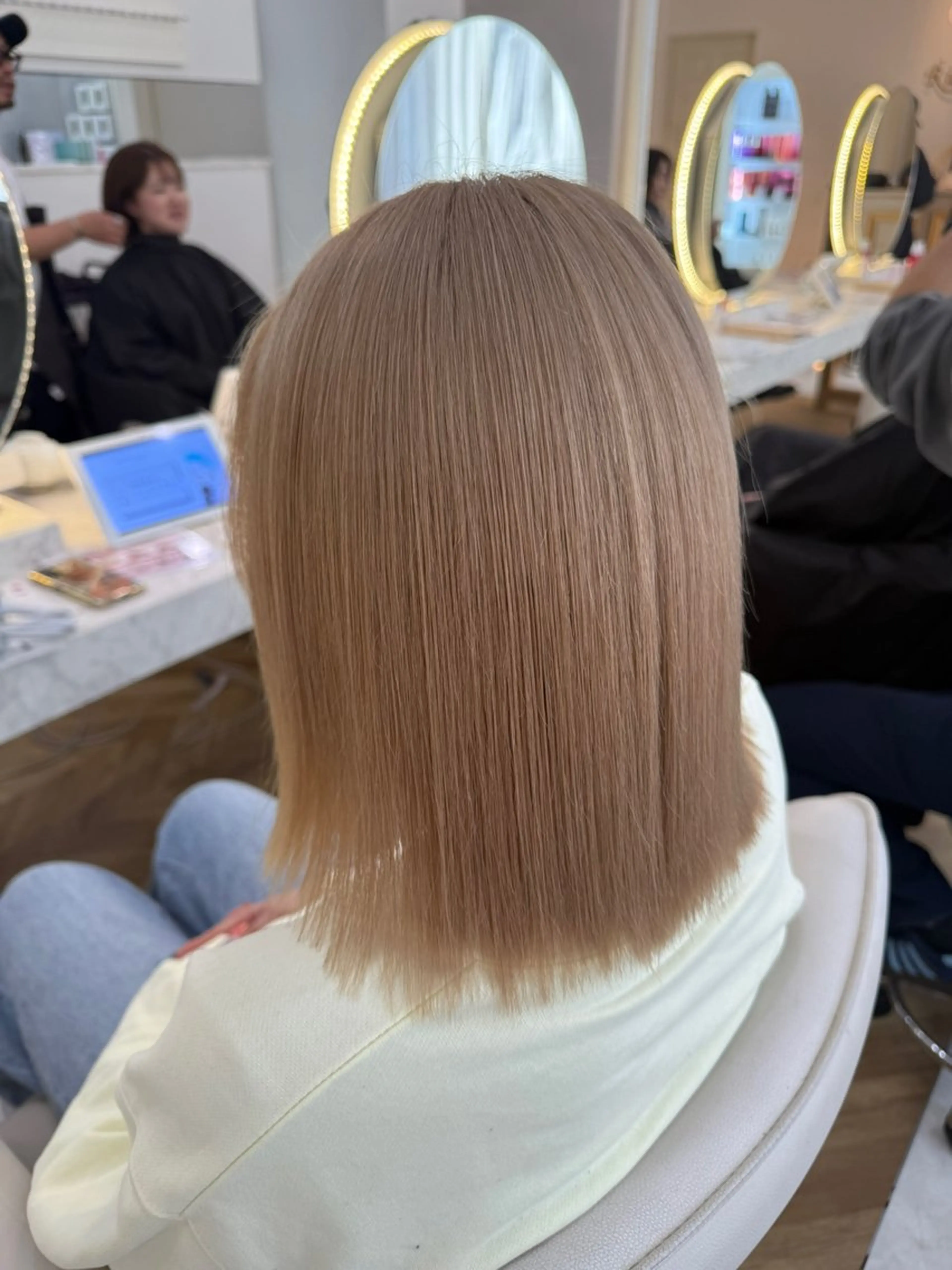 ミディアム ヘアカラー トリートメント 小林 美月  透明感カラーのヘアスタイル