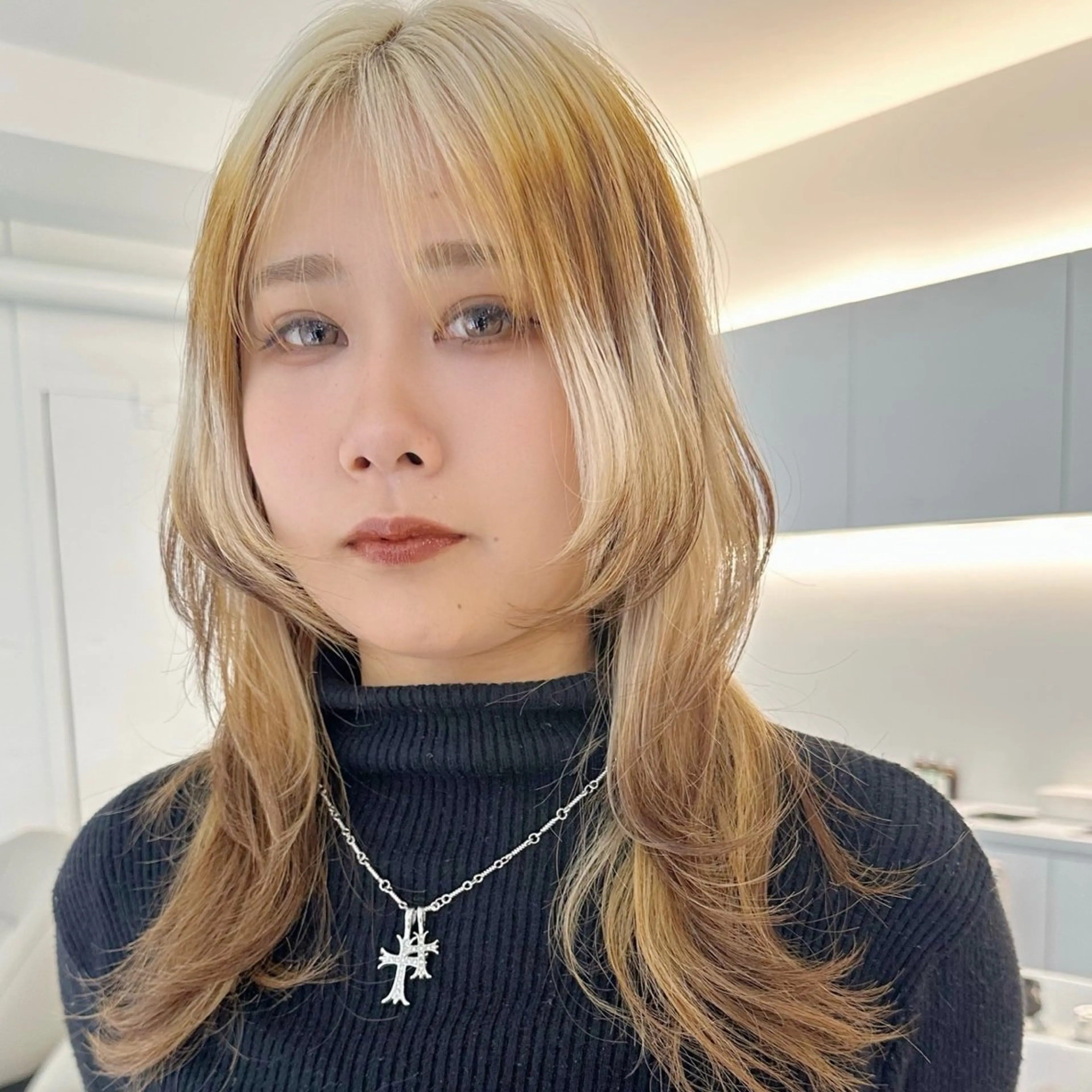 セミロング ヘアカラー 上品モテハイトーン chiakiのヘアスタイル