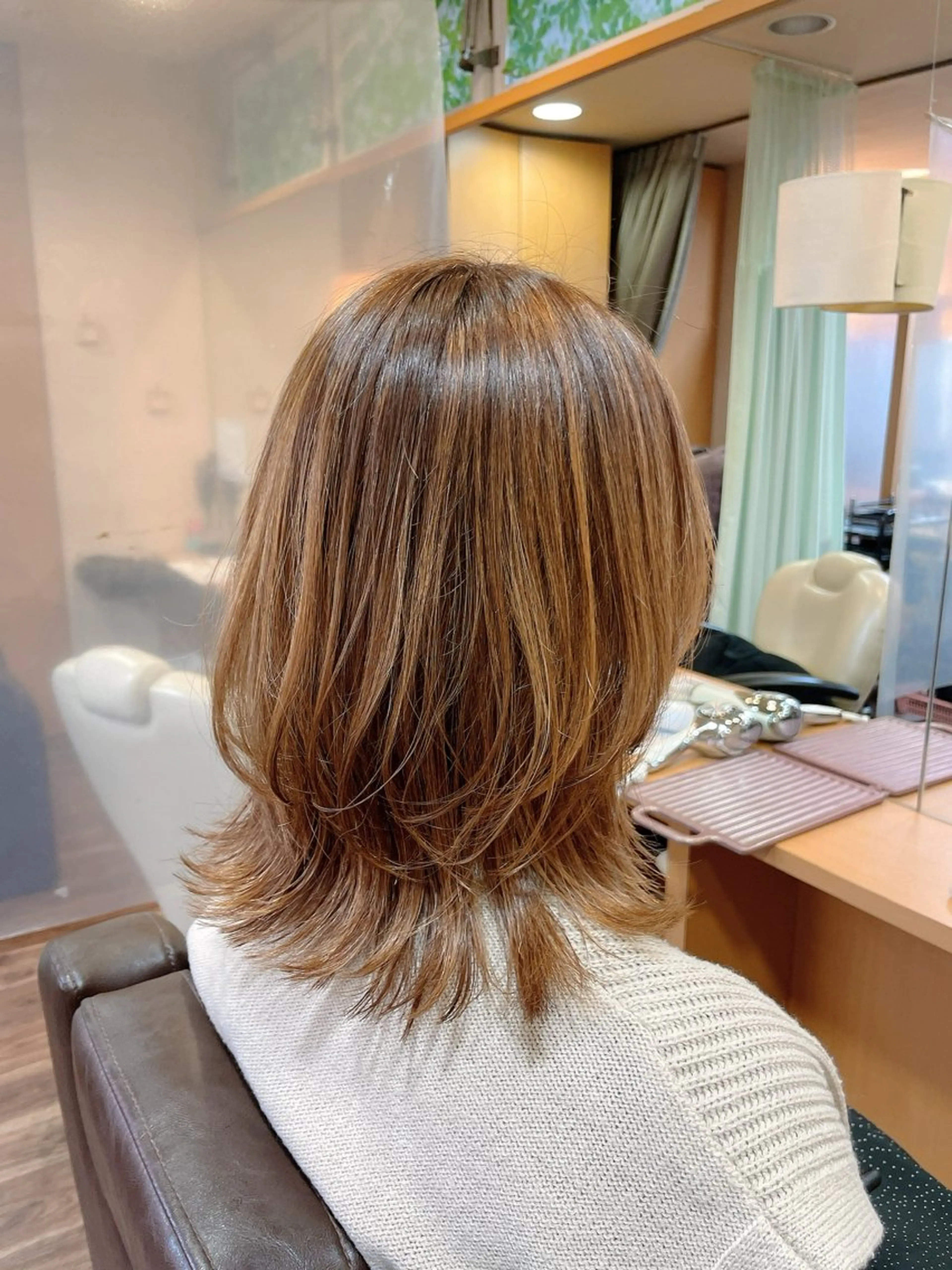 ミディアム 中野 里咲のヘアスタイル