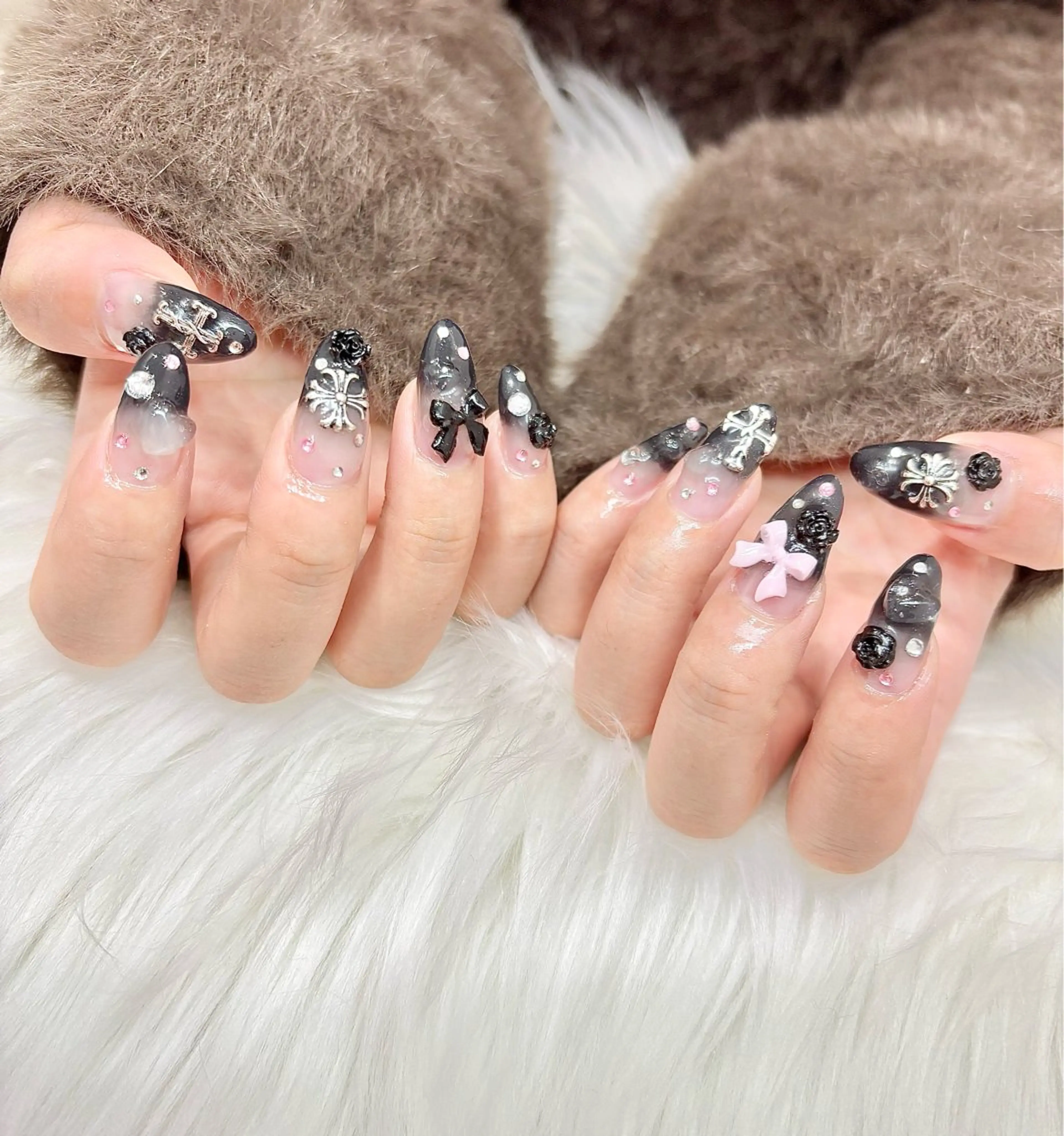 ネイル アートネイル フレンチネイル キラキラネイル 韓国ネイル マグネットネイル Angie Nail所属・Angie Nail CHIYURIのネイルデザイン