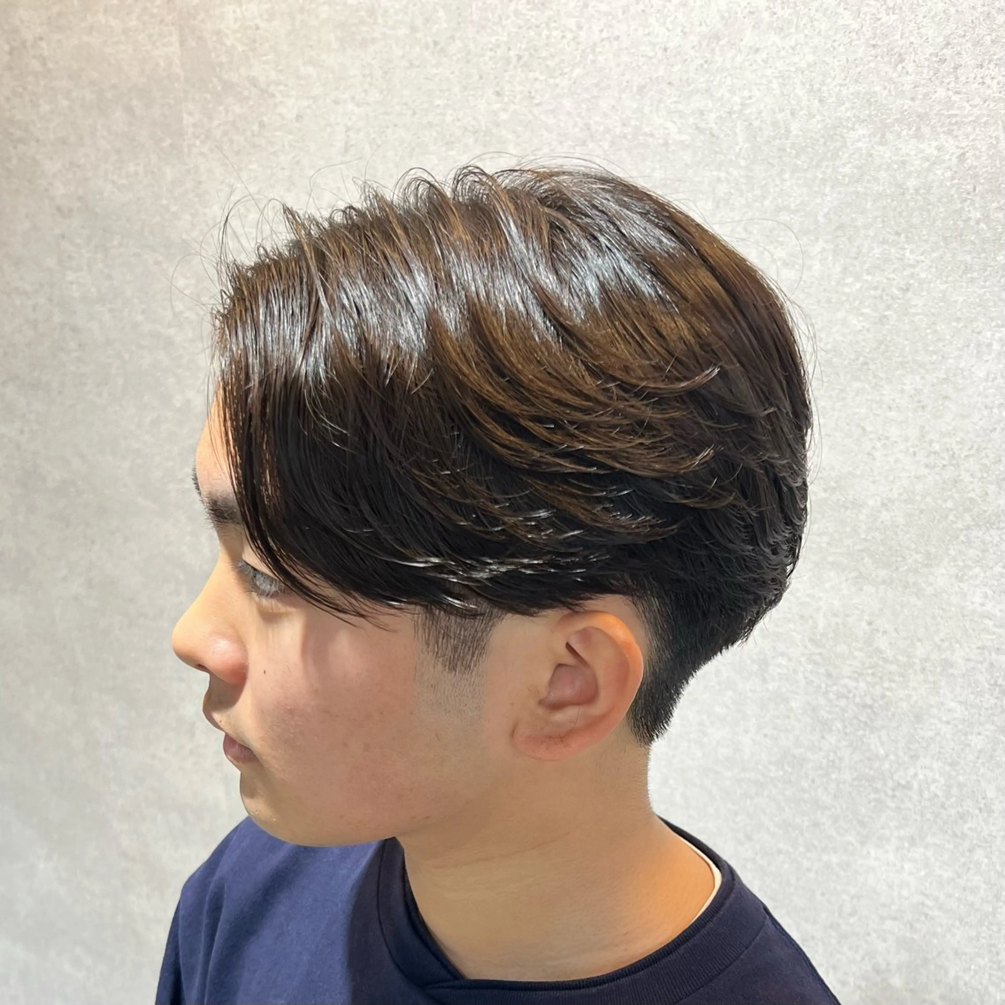 ショート カラー パーマ ヘアアレンジ メンズ センターパート メンズハイライト メンズメッシュ マッシュ メンズパーマ カット パーマ トリートメント ヘッドスパ ヘアセット 仕上がり満足度No. 1🔥BLUCK🔥のヘアスタイル