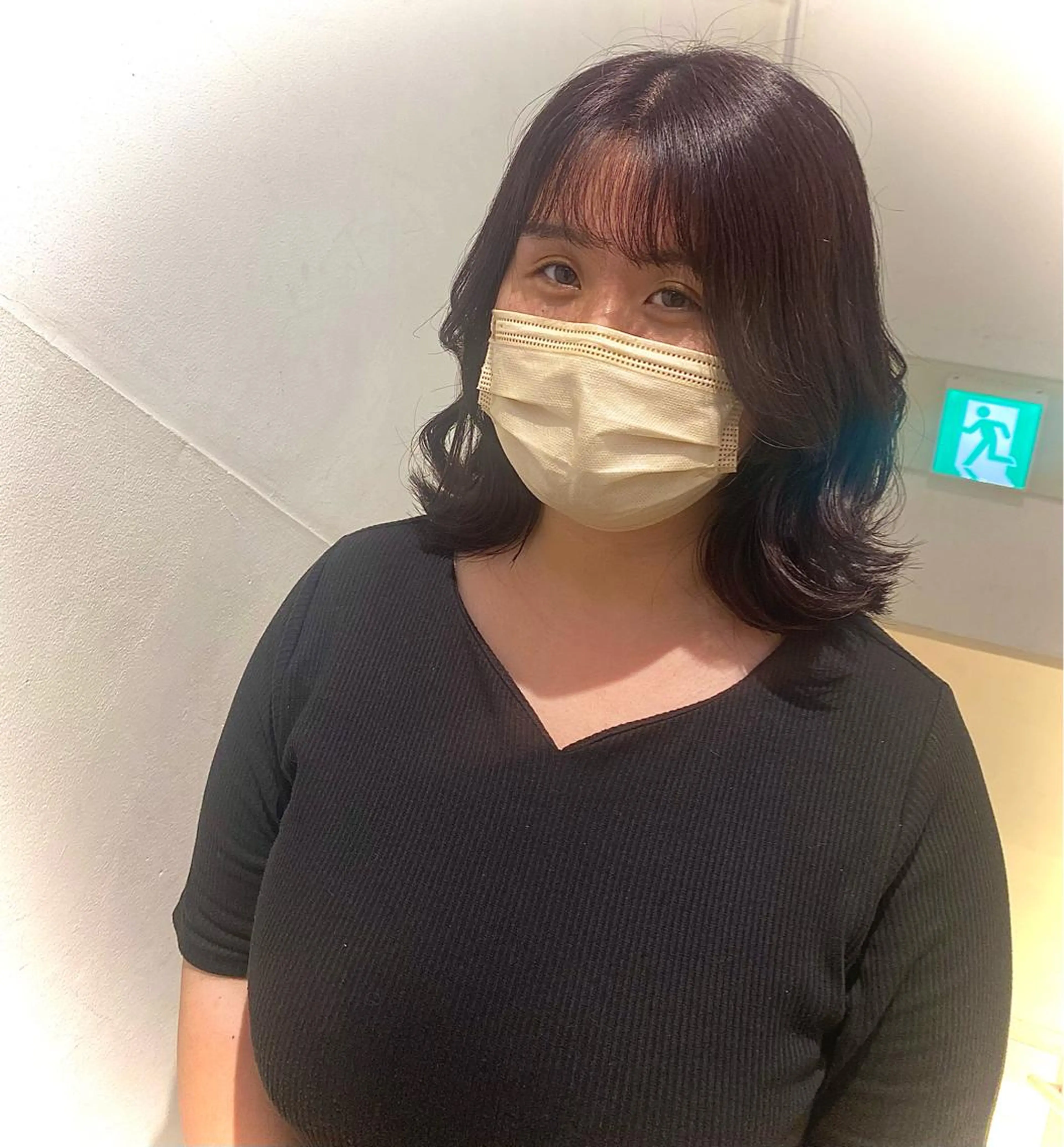 ミディアム 顔周りカット ✨くびれスタイル✨️ 戸嶋穂乃香のヘアスタイル