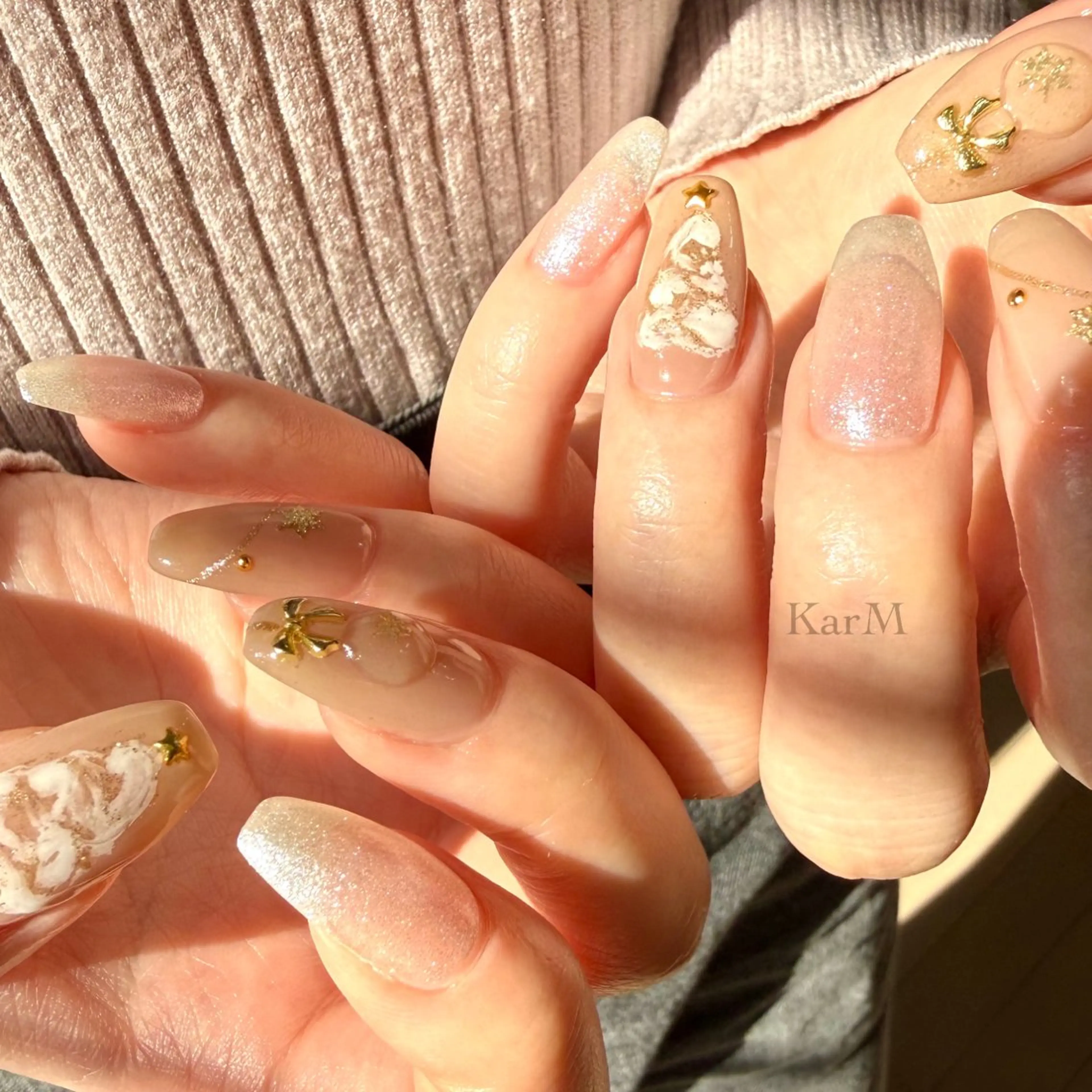 ネイル オーロラネイル チークネイル ドット フラッシュネイル フレンチネイル ハンドネイル ogino karinのネイルデザイン