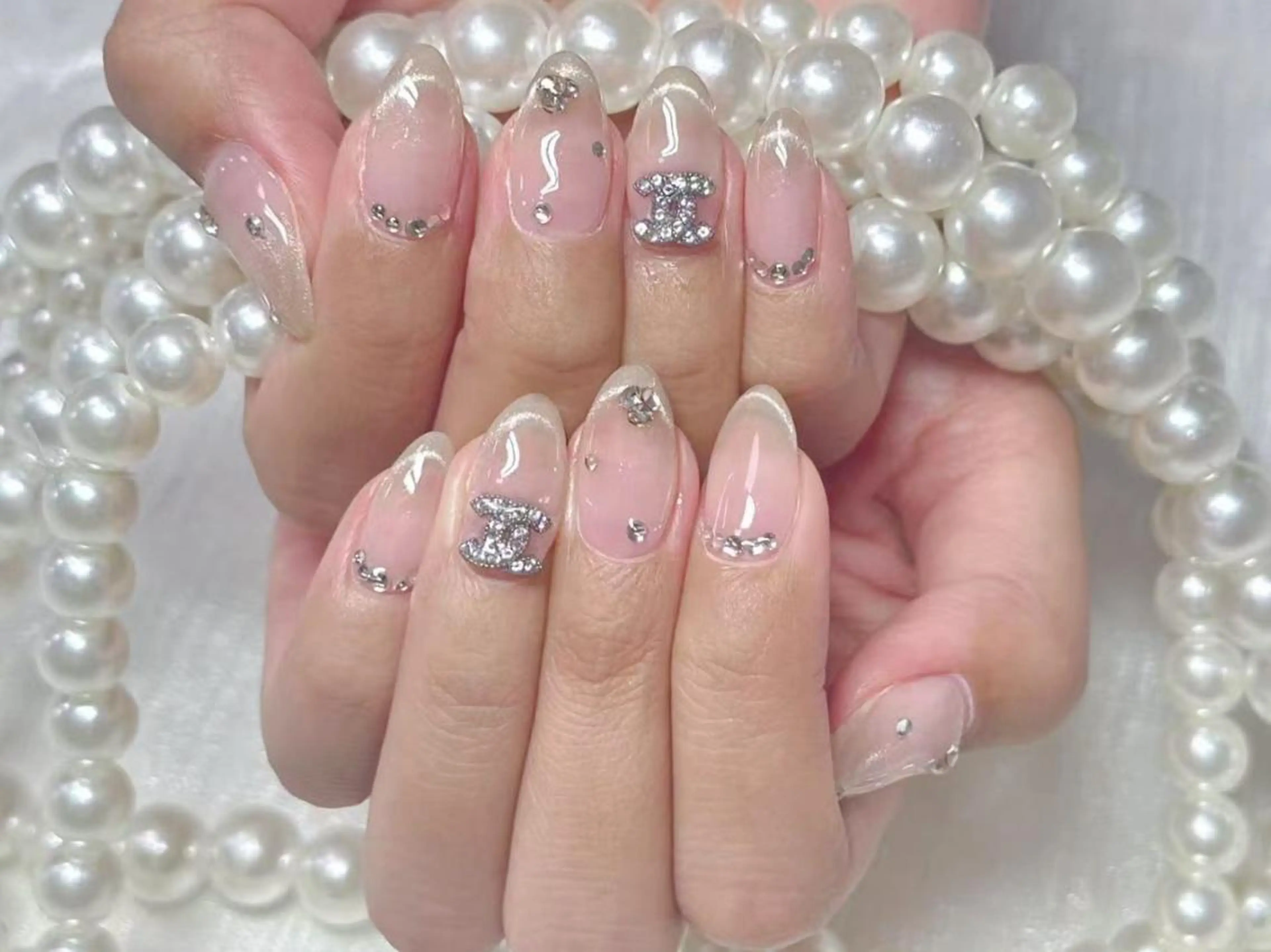 ネイル オーロラネイル 長さ出し フレンチネイル ガーリー キラキラネイル ハンドネイル Ru na🍳のネイルデザイン