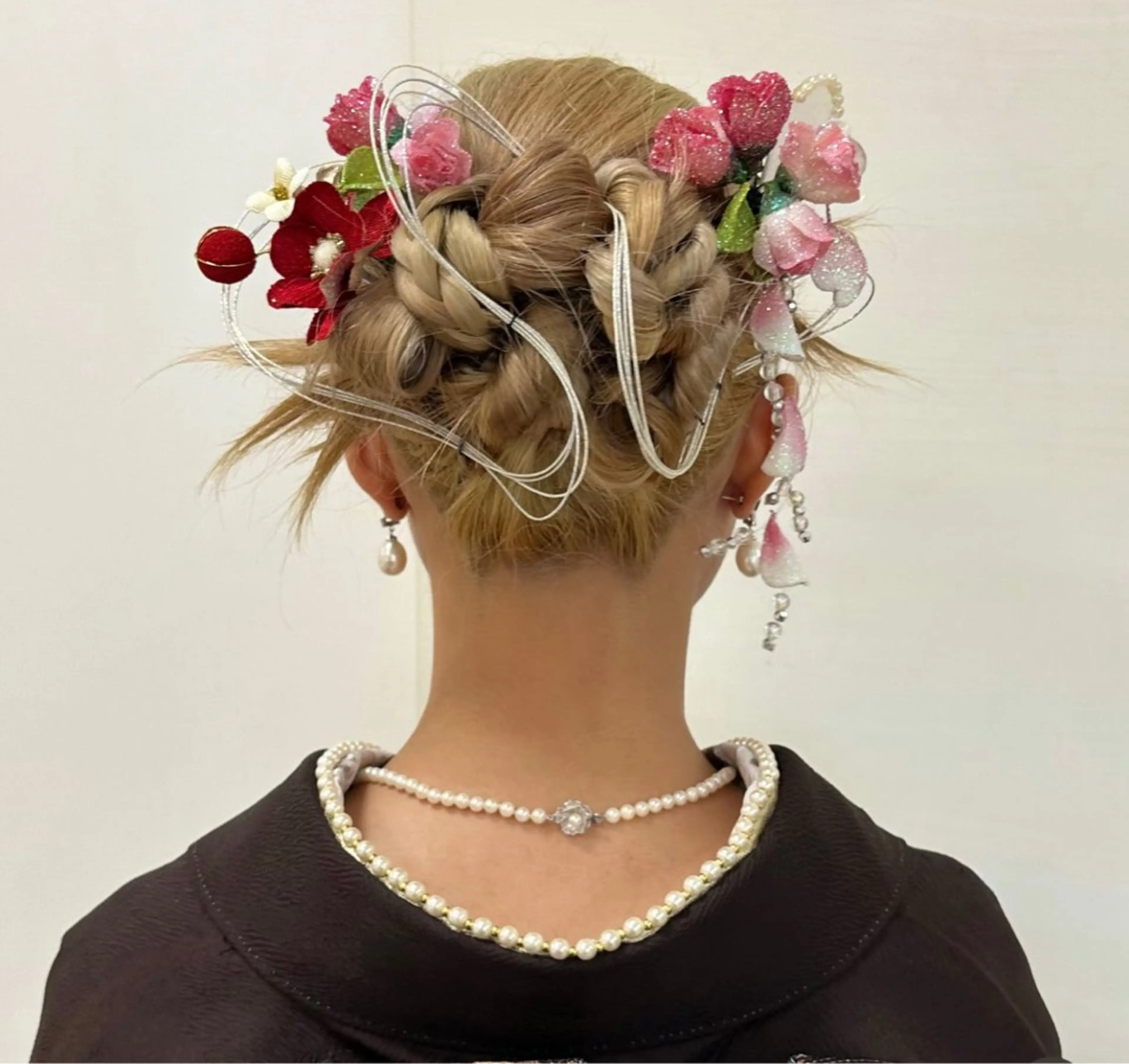 セミロング カラー ブリーチ ブロンド カット ヘアカラー トリートメント 透明感カラー / INOUEのヘアスタイル