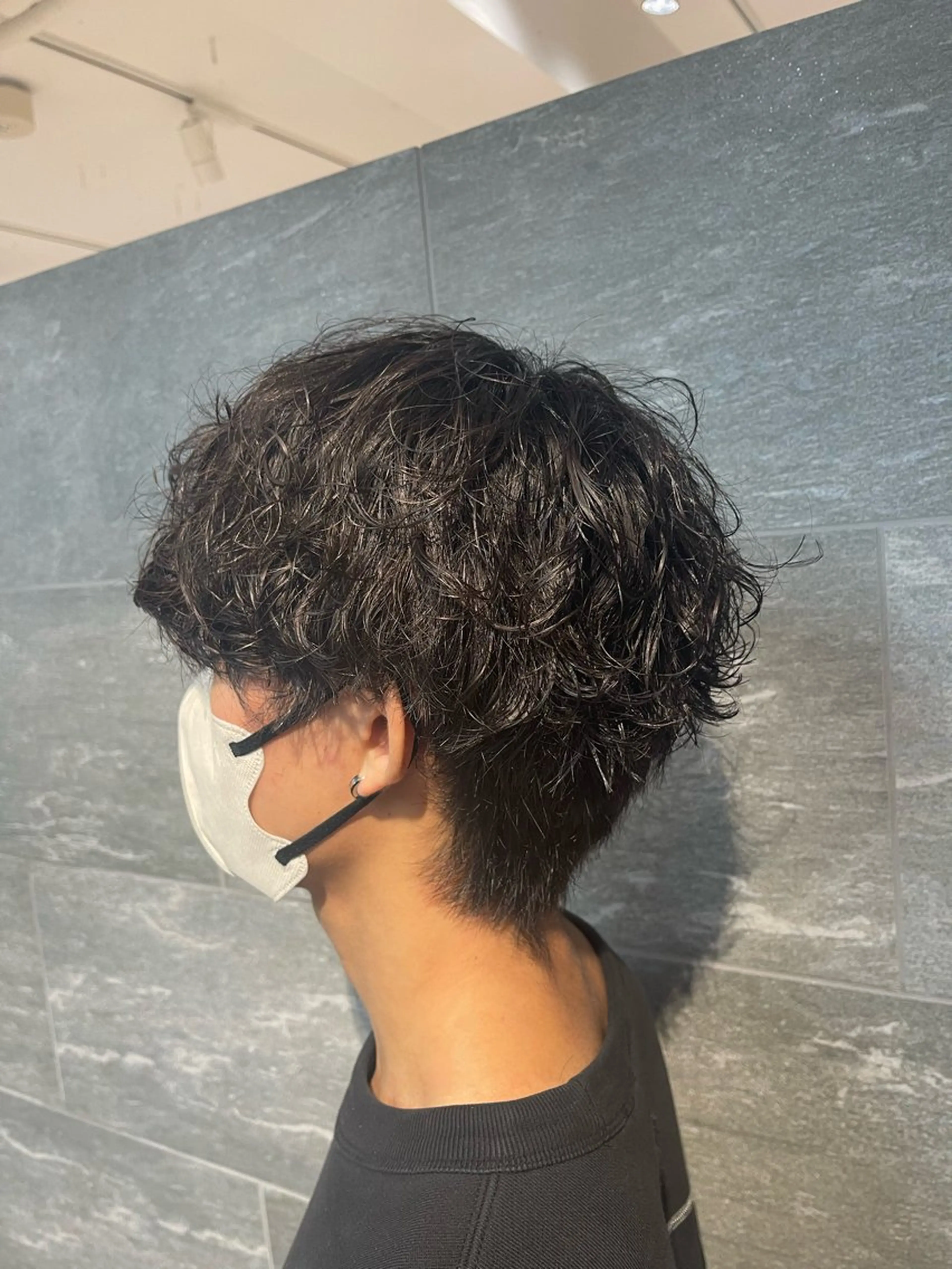 ショート パーマ メンズ メンズパーマ スパイラルパーマ メンズパーマモデル 無料/今間 海音のヘアスタイル