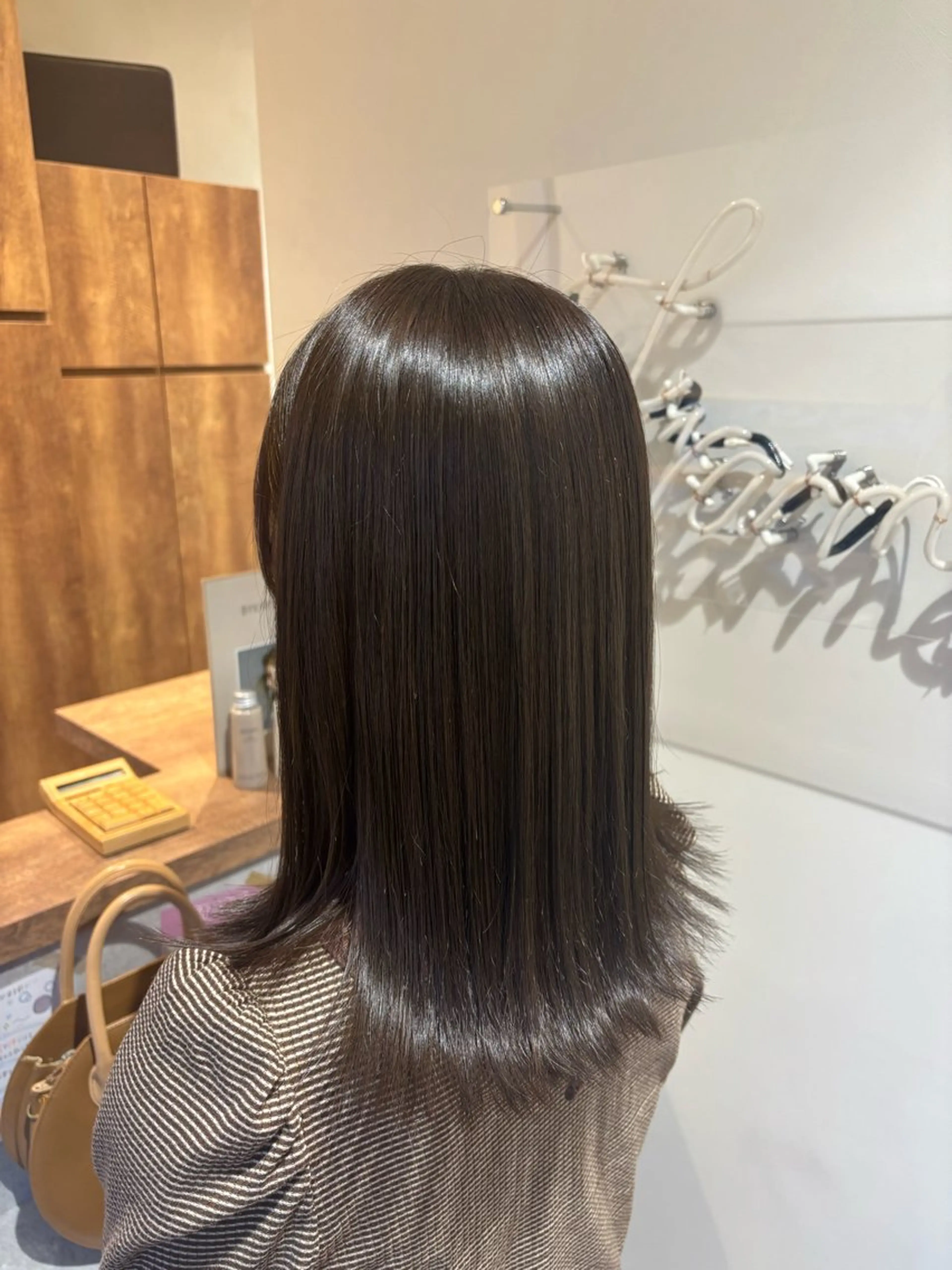 カラー 透明感カラー グレージュ オリーブグレージュ オリーブグレー ヘアカラー 澤入 鈴のヘアスタイル