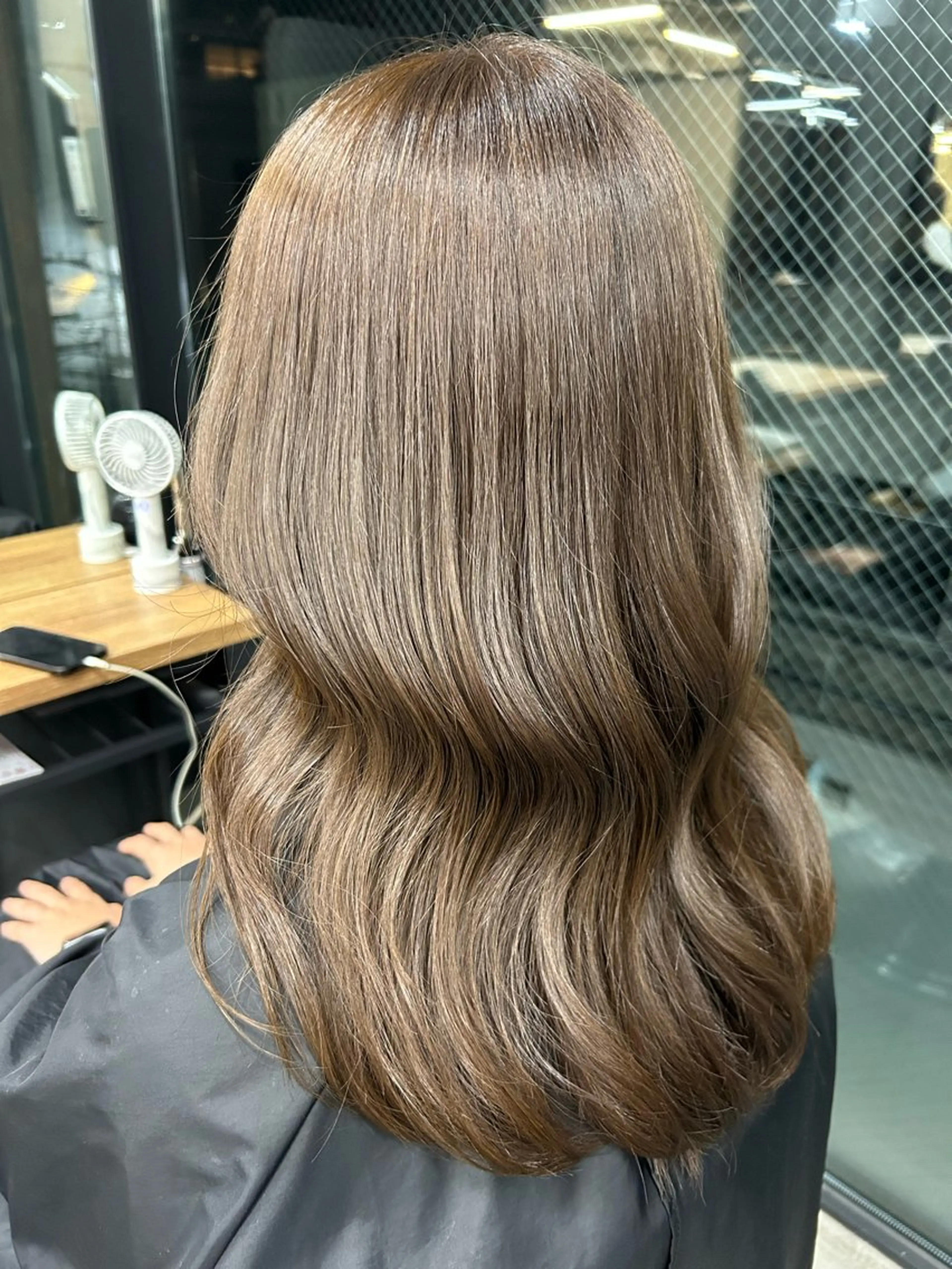 セミロング 女性らしいモテヘア 韓国ヘアhikariのヘアスタイル