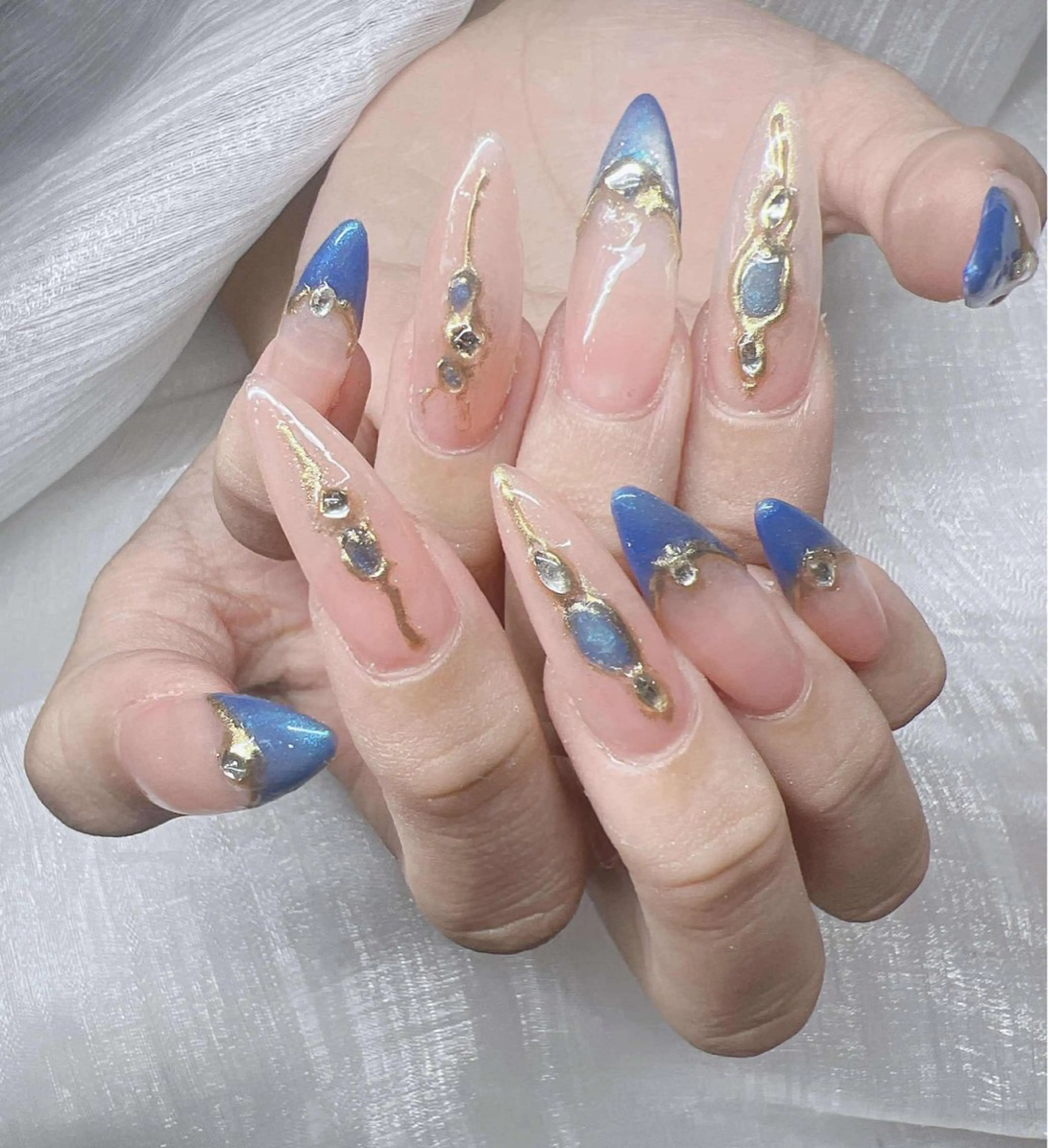 ネイル 長さ出し グラデーション 卒業式 キラキラネイル マグネットネイル ハンドネイル Lee Nailsのネイルデザイン