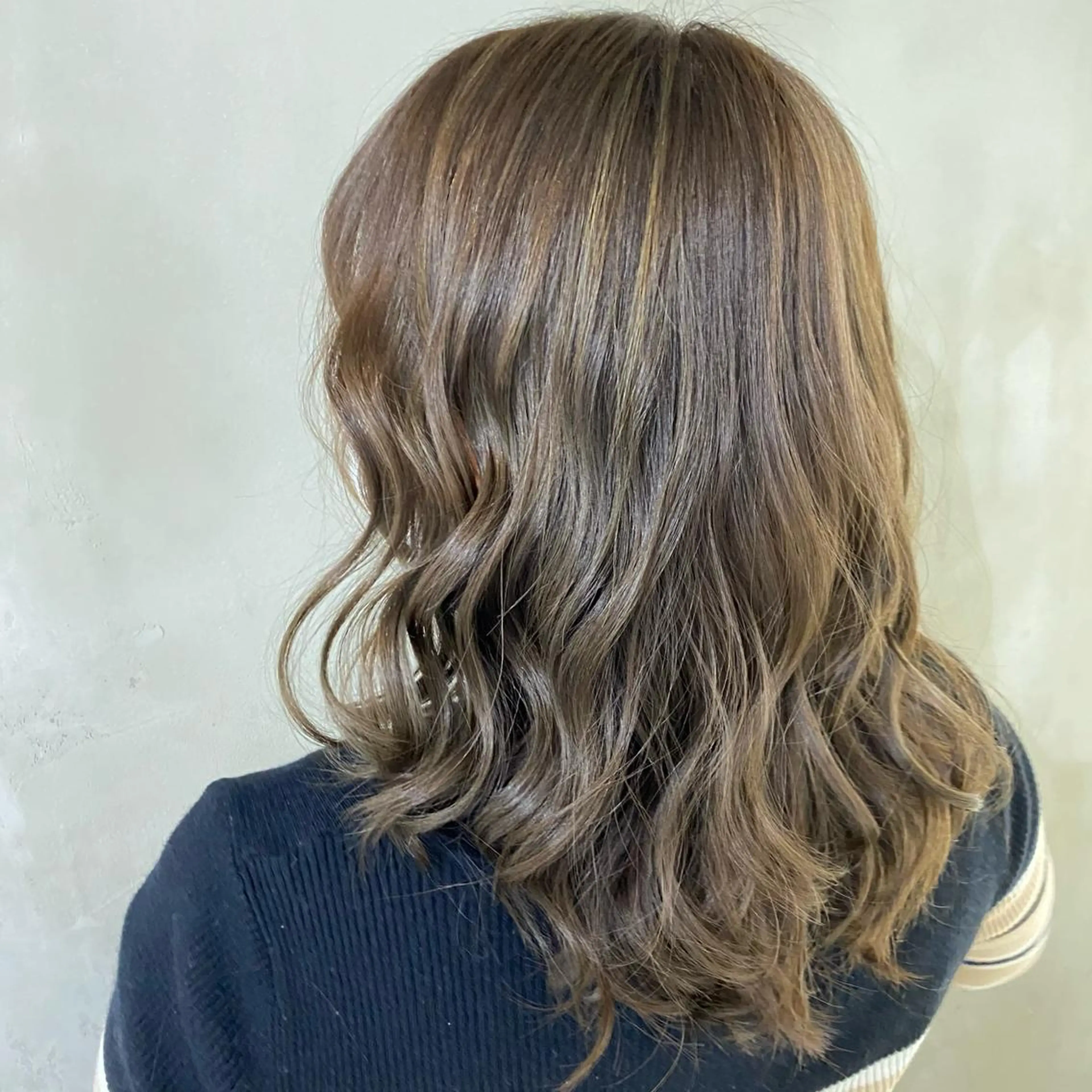 ミディアム kai .のヘアスタイル