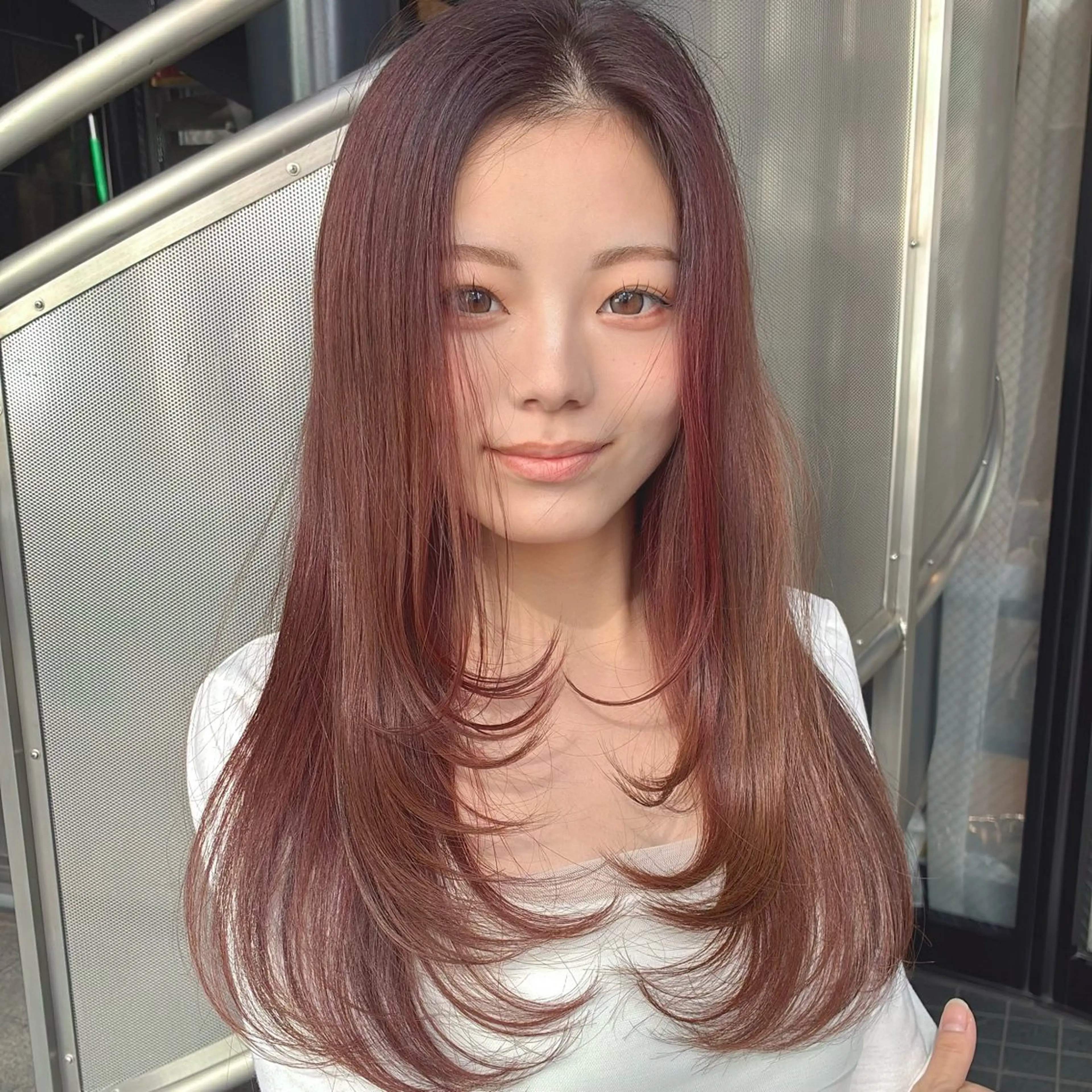 ロング レイヤーカット ロング カット ヘアカラー calna 古賀 菜摘のヘアスタイル