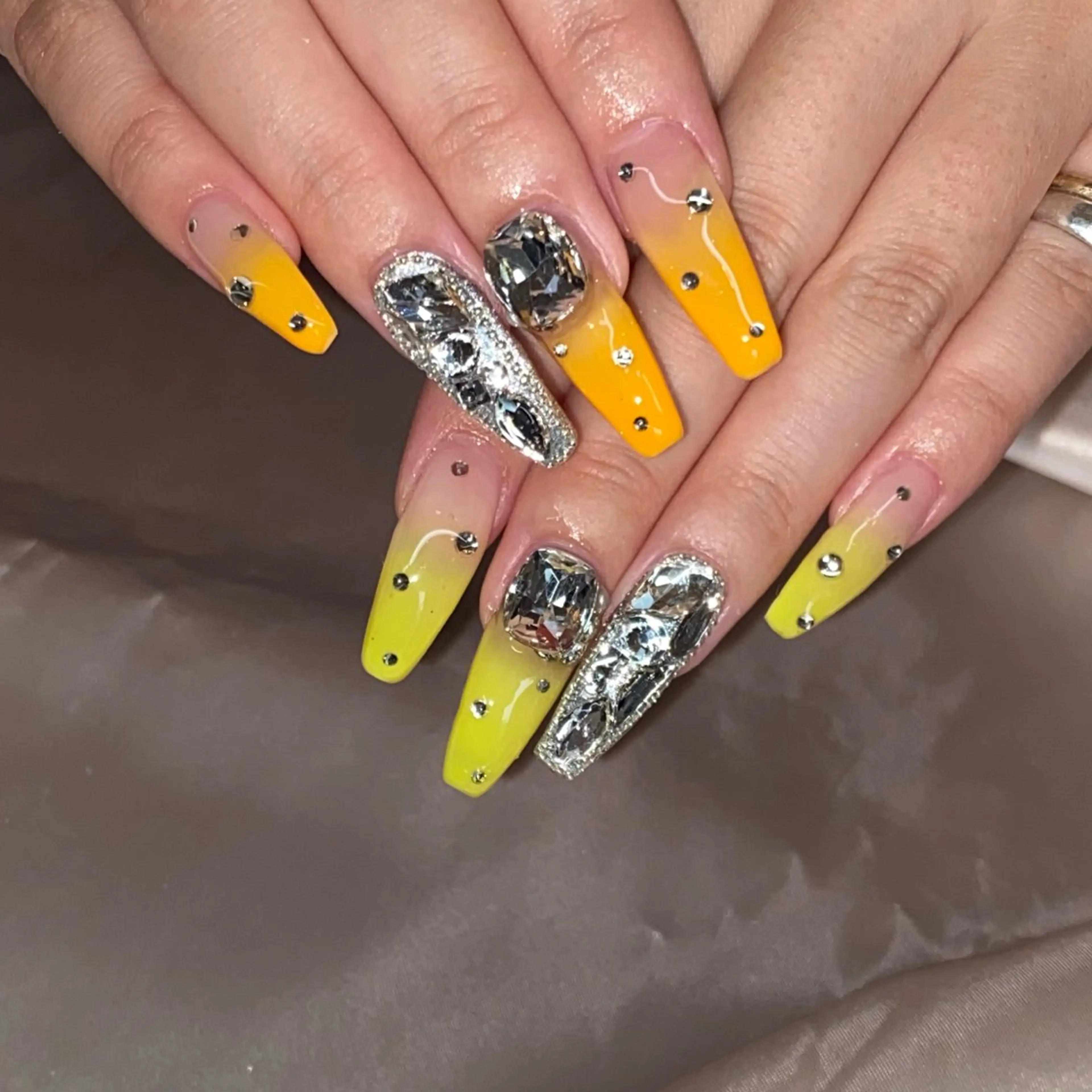 ネイル ハンドネイル la vie  Luire所属・la vie Luire ｱｽｶのネイルデザイン