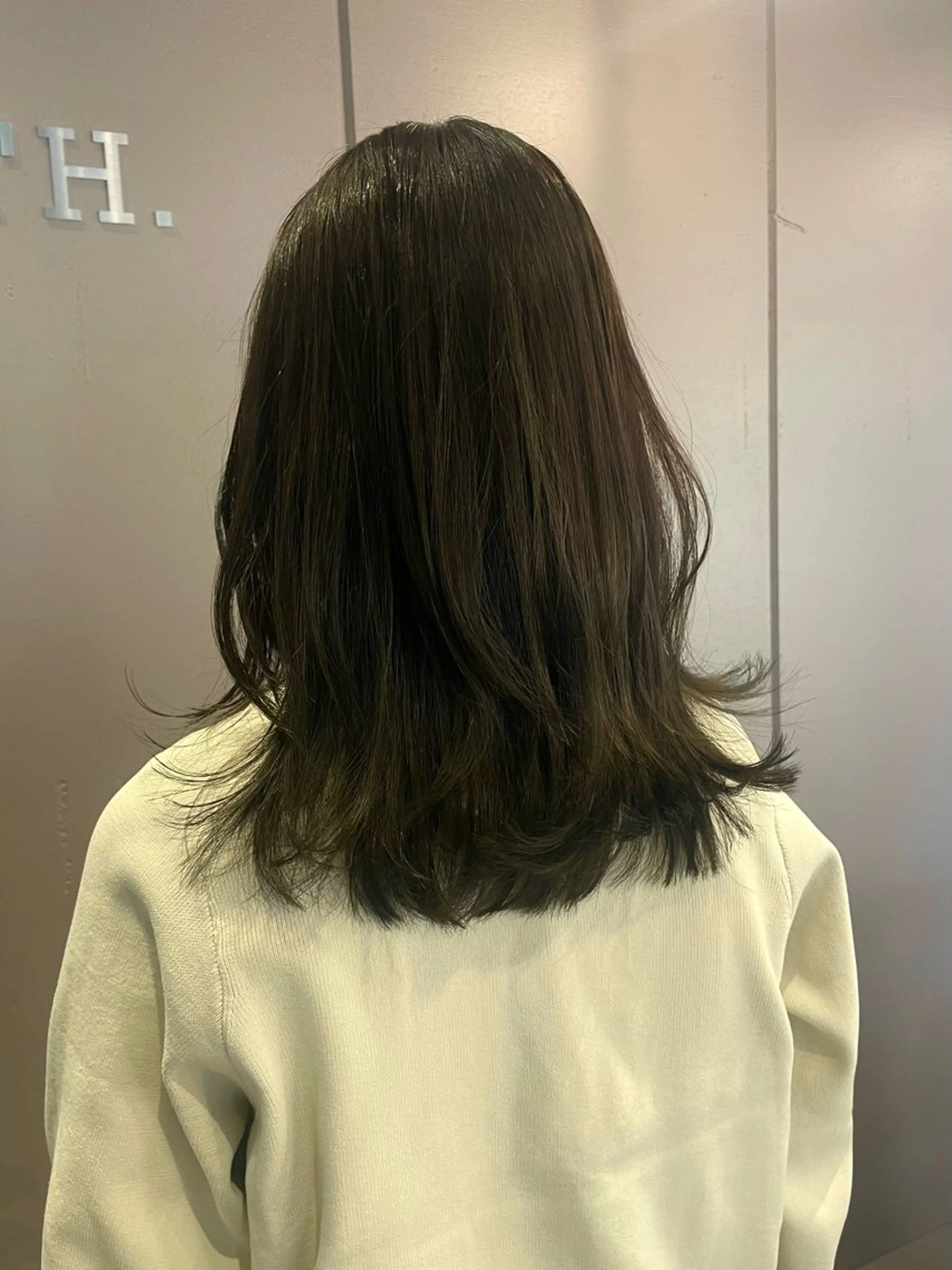 セミロング カラー グレージュ オリーブグレージュ オリーブグレー 髪質改善 韓国風ヘア カット ヘアカラー 韓国/透明感カラー さなのヘアスタイル