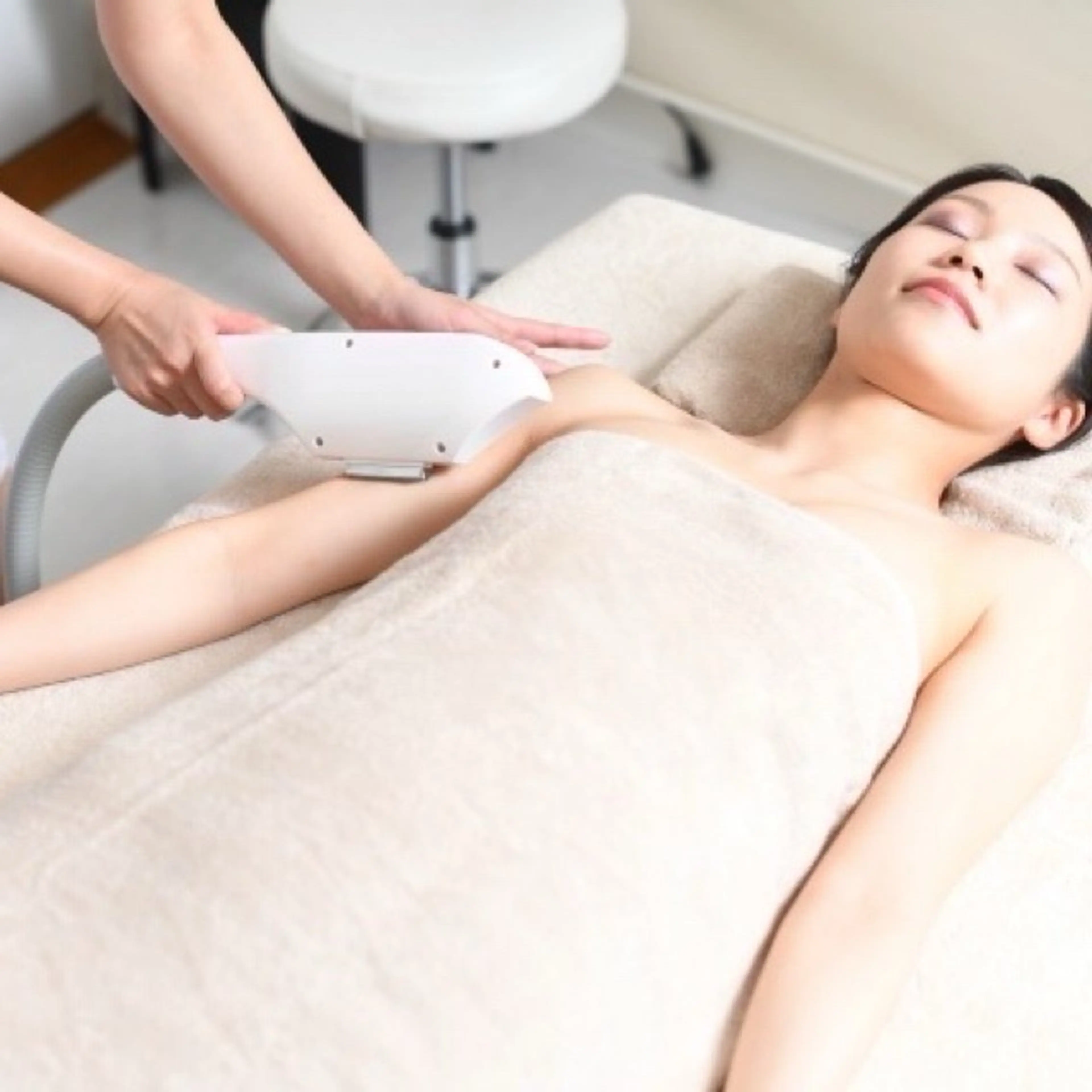 女性全身脱毛（顔、VIO込み）の写真