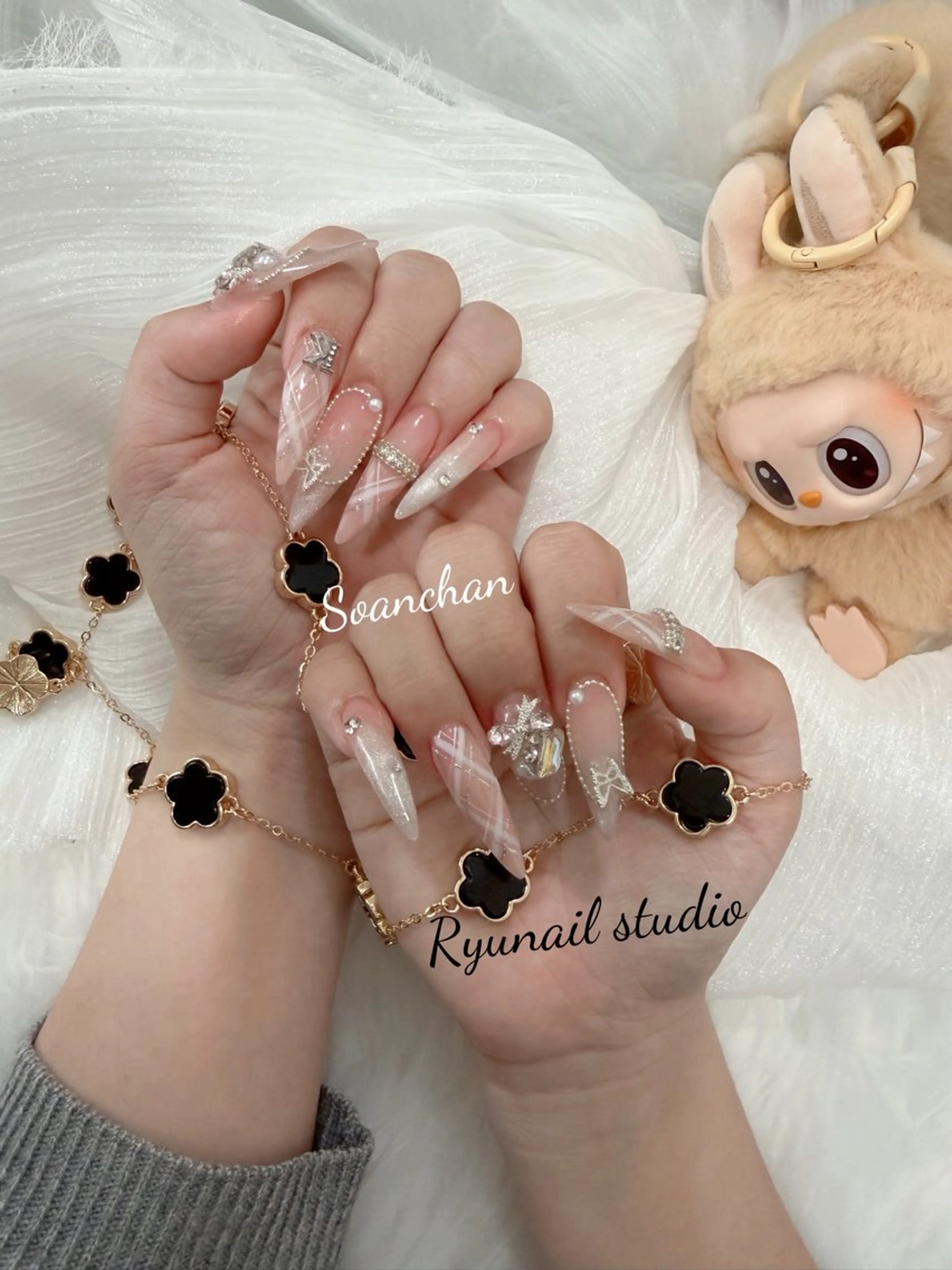 ネイル アートネイル ジェルネイル マグネットネイル ニュアンスネイル シンプルネイル ハンドネイル Ryunail所属・Ryu Nail NekoChanのネイルデザイン