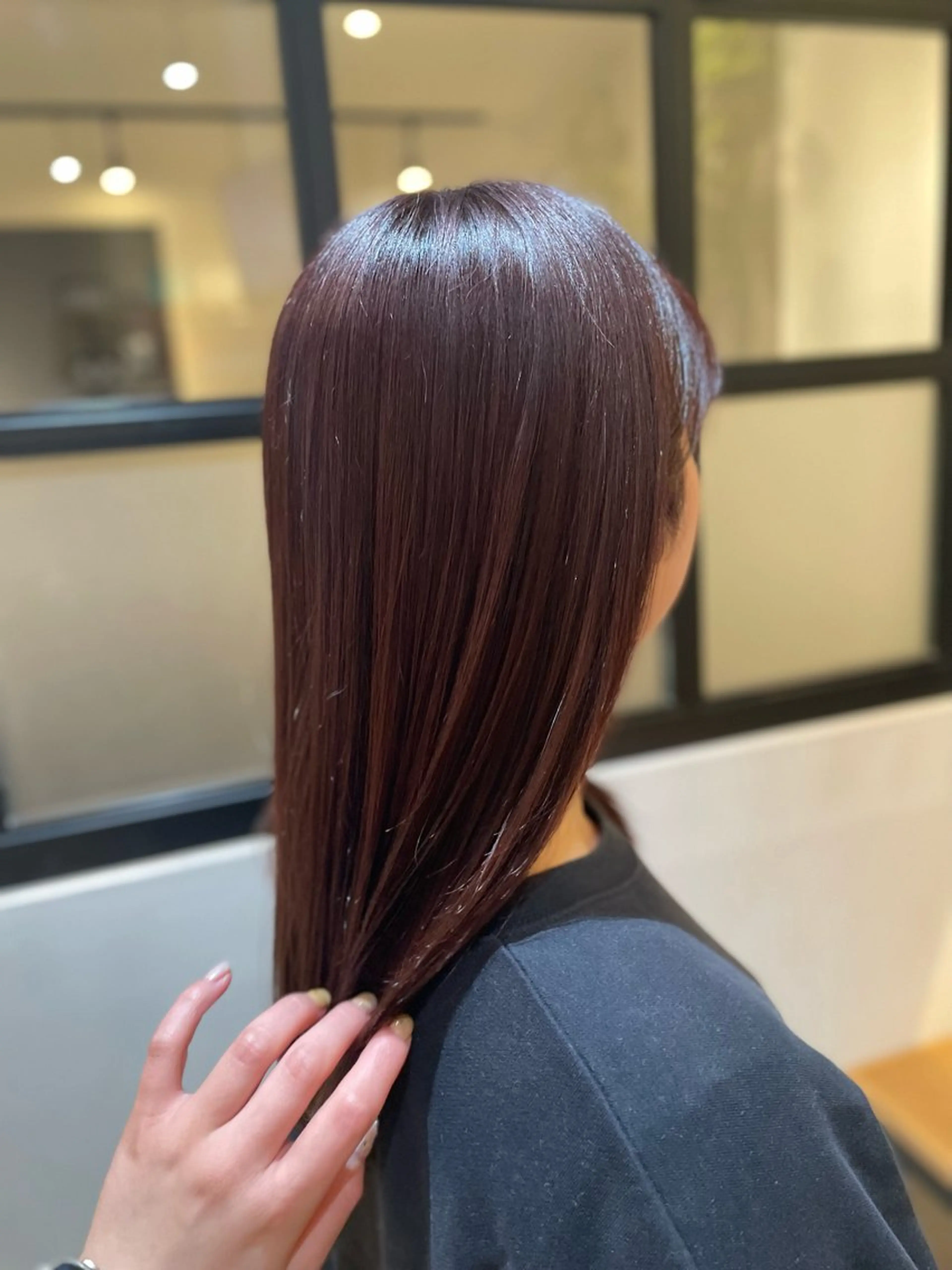 ロング カラー レッドカラー 望恵🌸 韓国🇰🇷スタイルのヘアスタイル