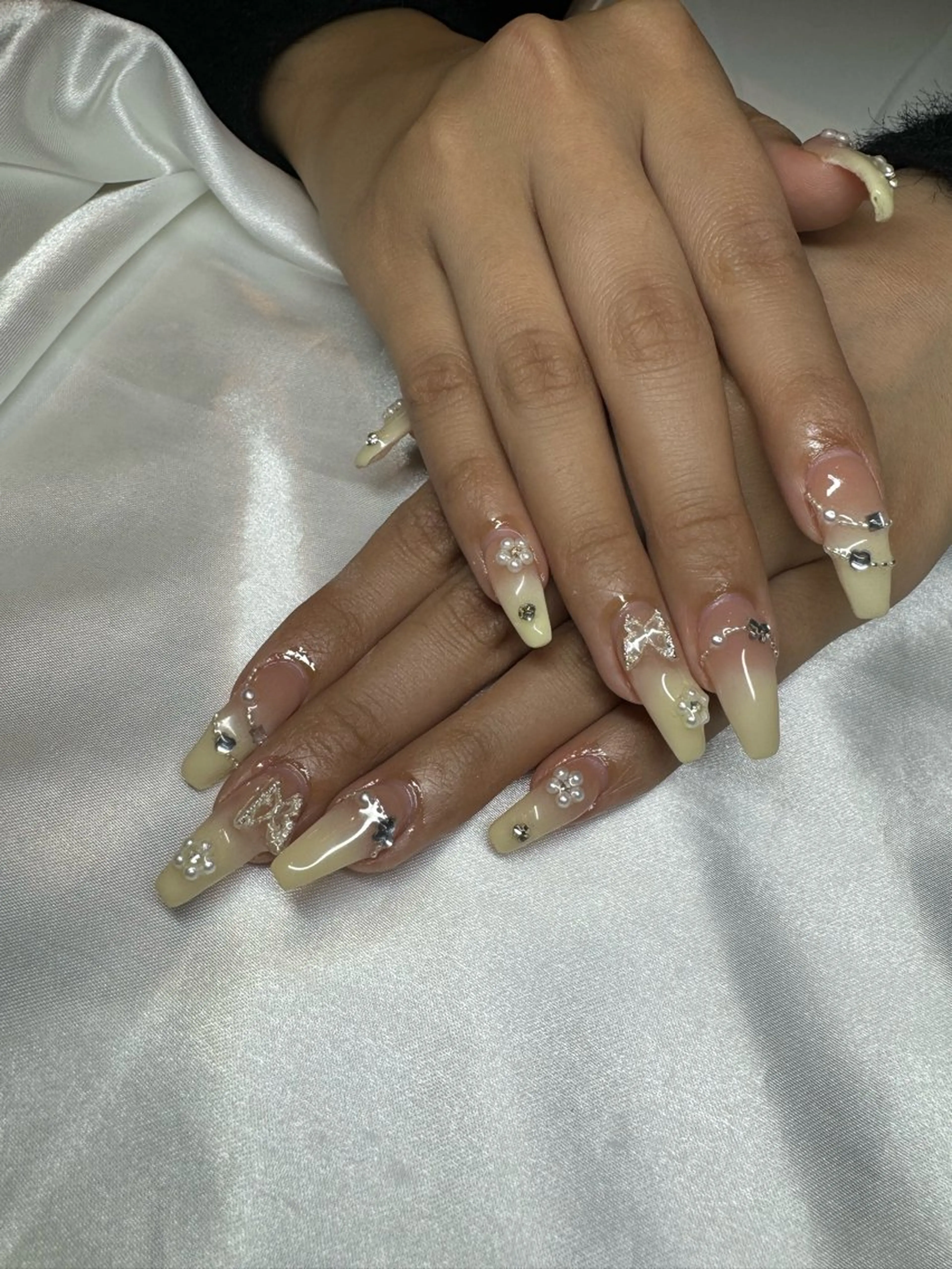 ネイル ハンドネイル 濱岡 咲のネイルデザイン