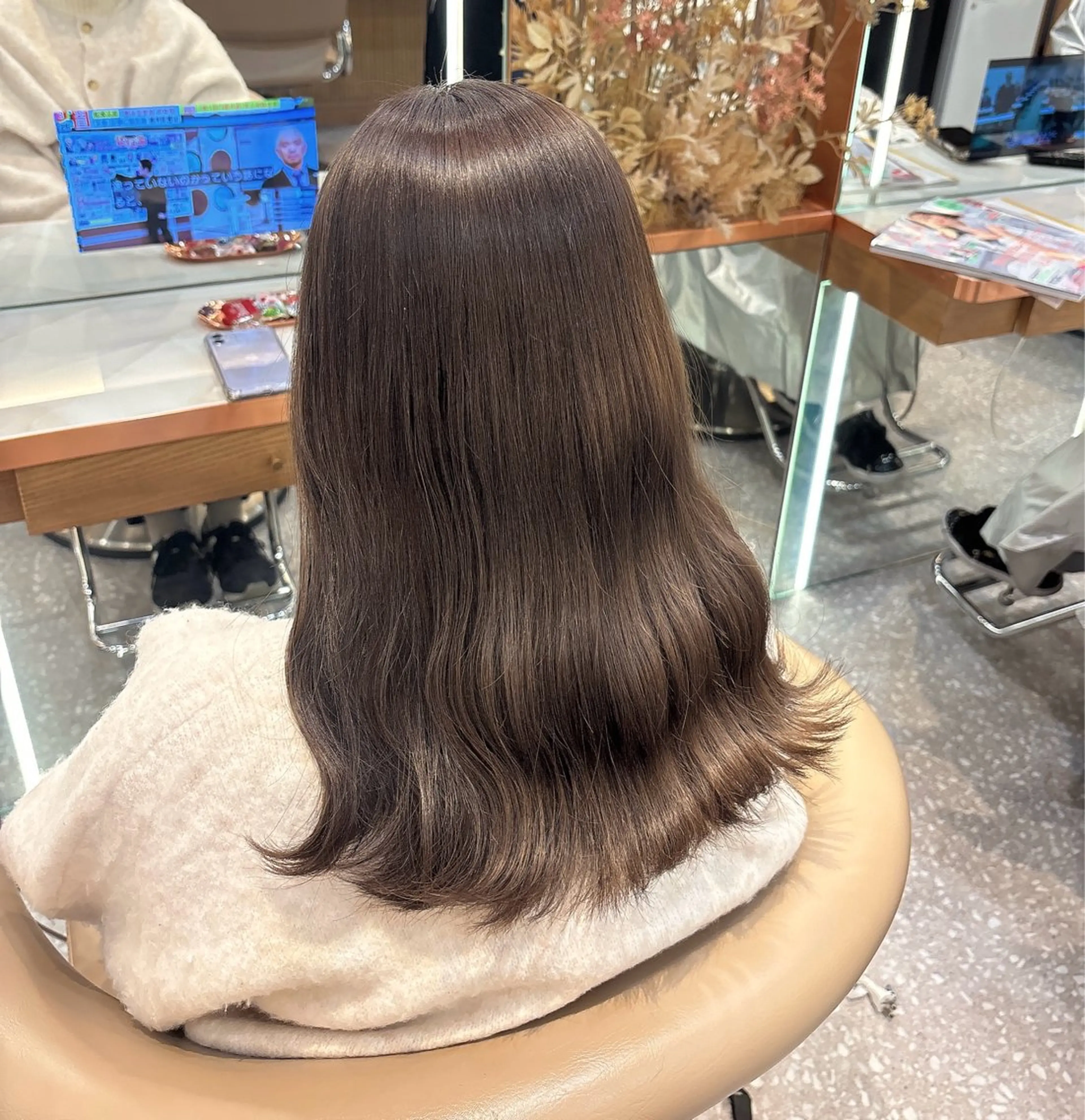 ミディアム カラー ヘアカラー 梅田美容室 山崎海波のヘアスタイル