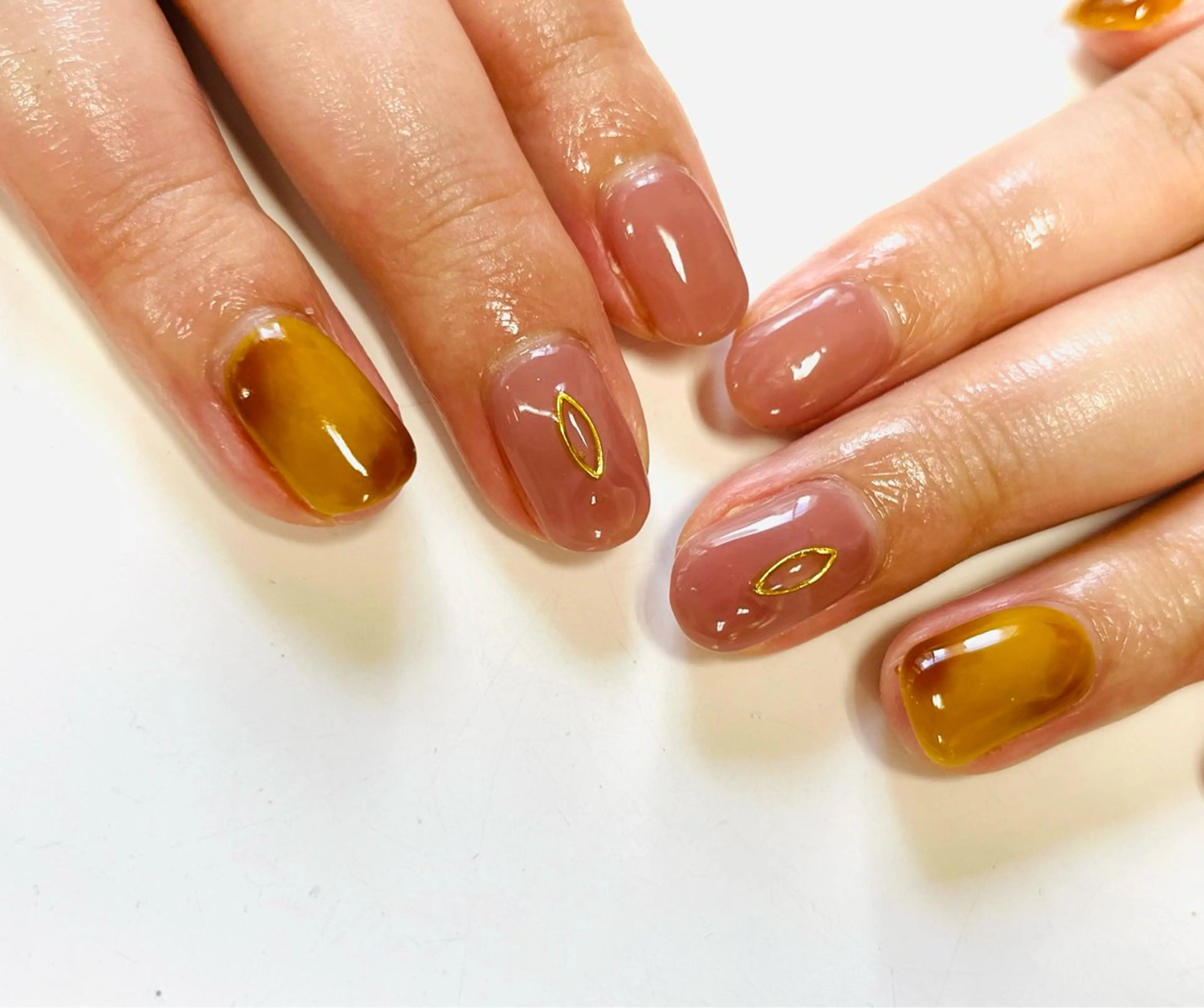 ネイル フットネイル フレンチネイル グラデーション キラキラネイル 韓国ネイル ハンドネイル 二見 晴香のネイルデザイン