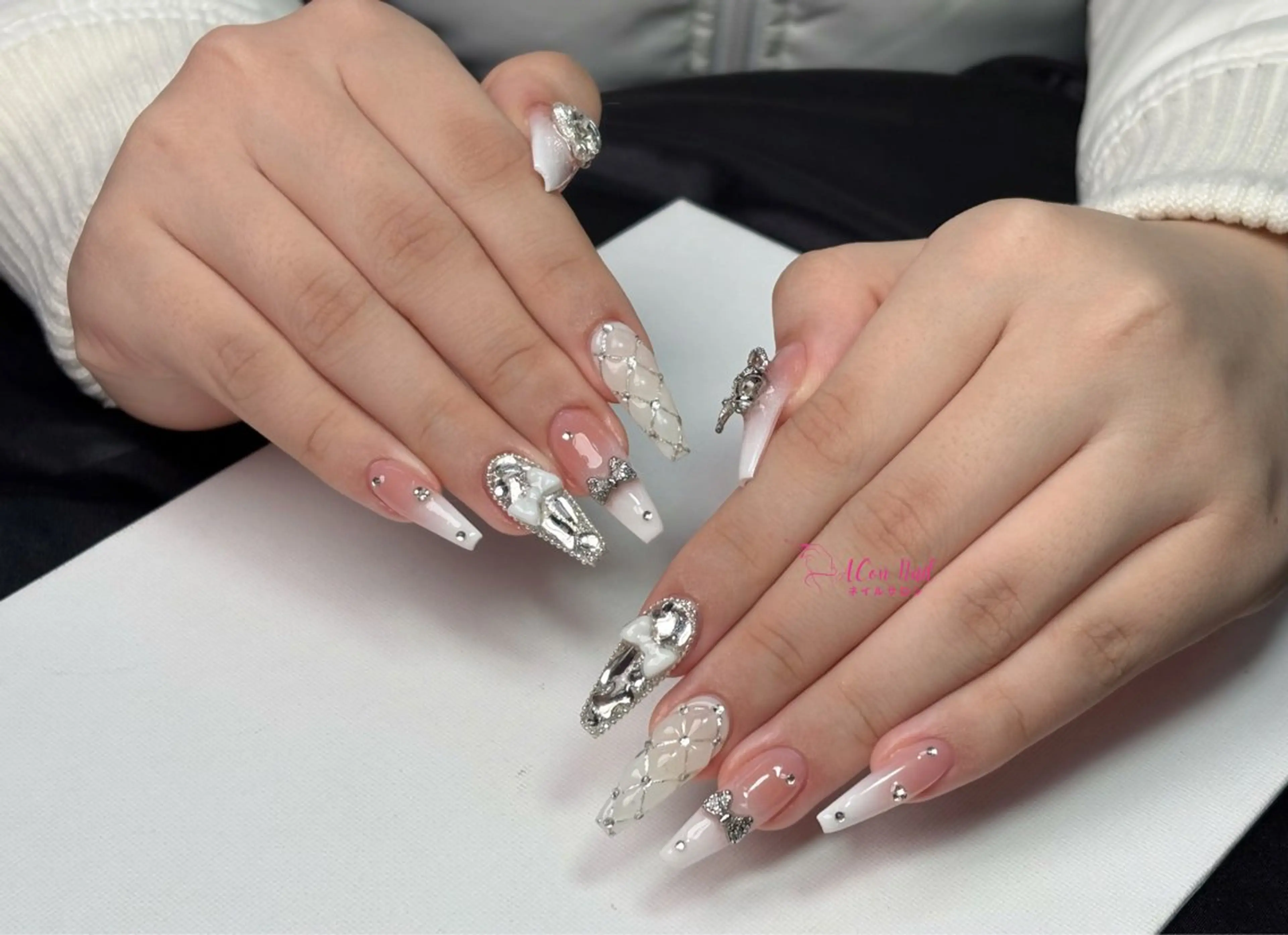 ネイル 桜ネイル 長さ出し フラワーネイル フレンチネイル ジェルネイル ハンドネイル AConNailSalon所属・ACon NailSalonのネイルデザイン