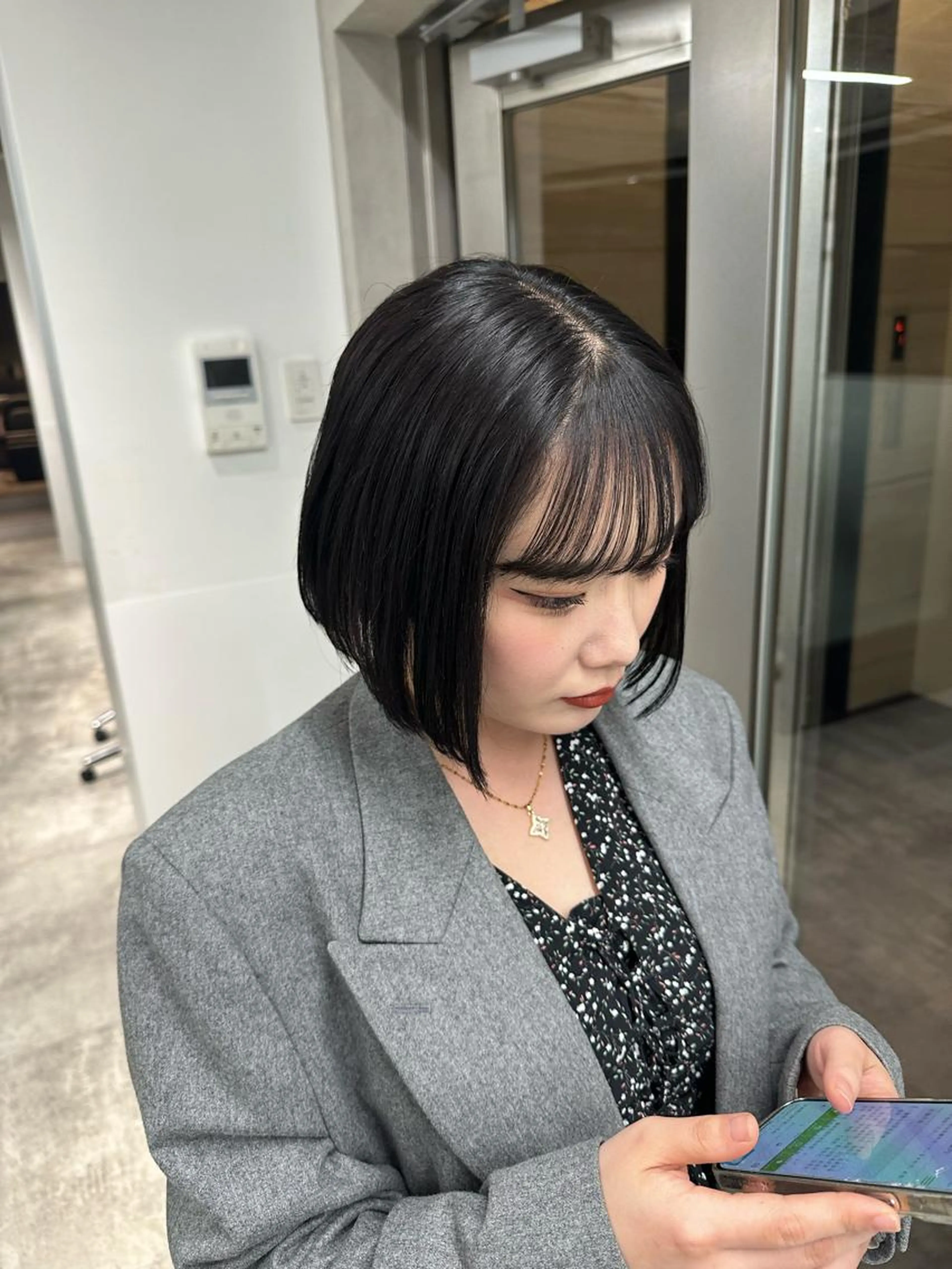 気になる前髪(顔まわり)を扱いやすい髪に🤍´-/前髪カット&前髪縮毛矯正✨の写真