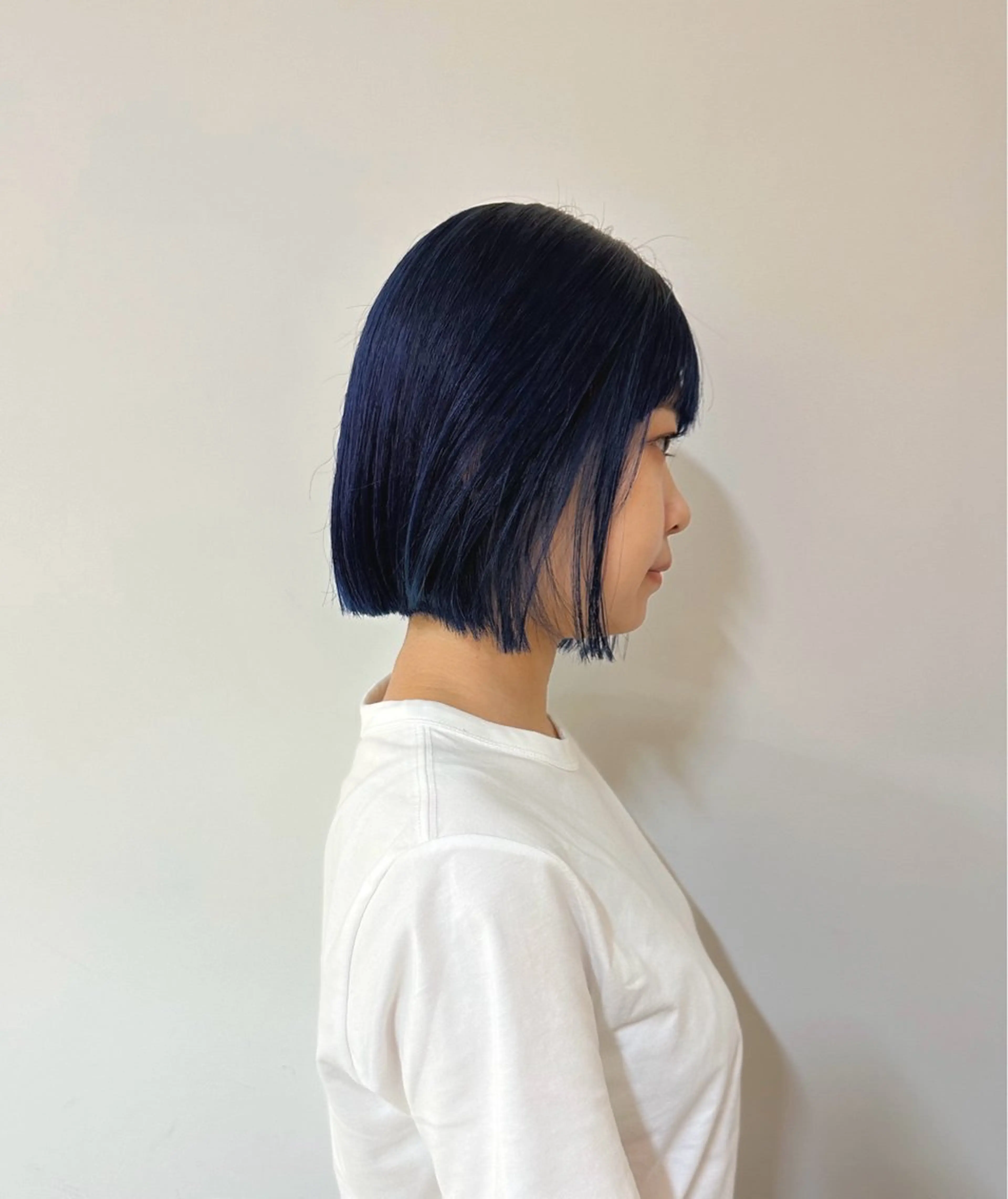 ショート カラー ブリーチ ブルーカラー ネイビーカラー FavyS「フェイヴィーズ」所属・竹中 彩音のヘアスタイル