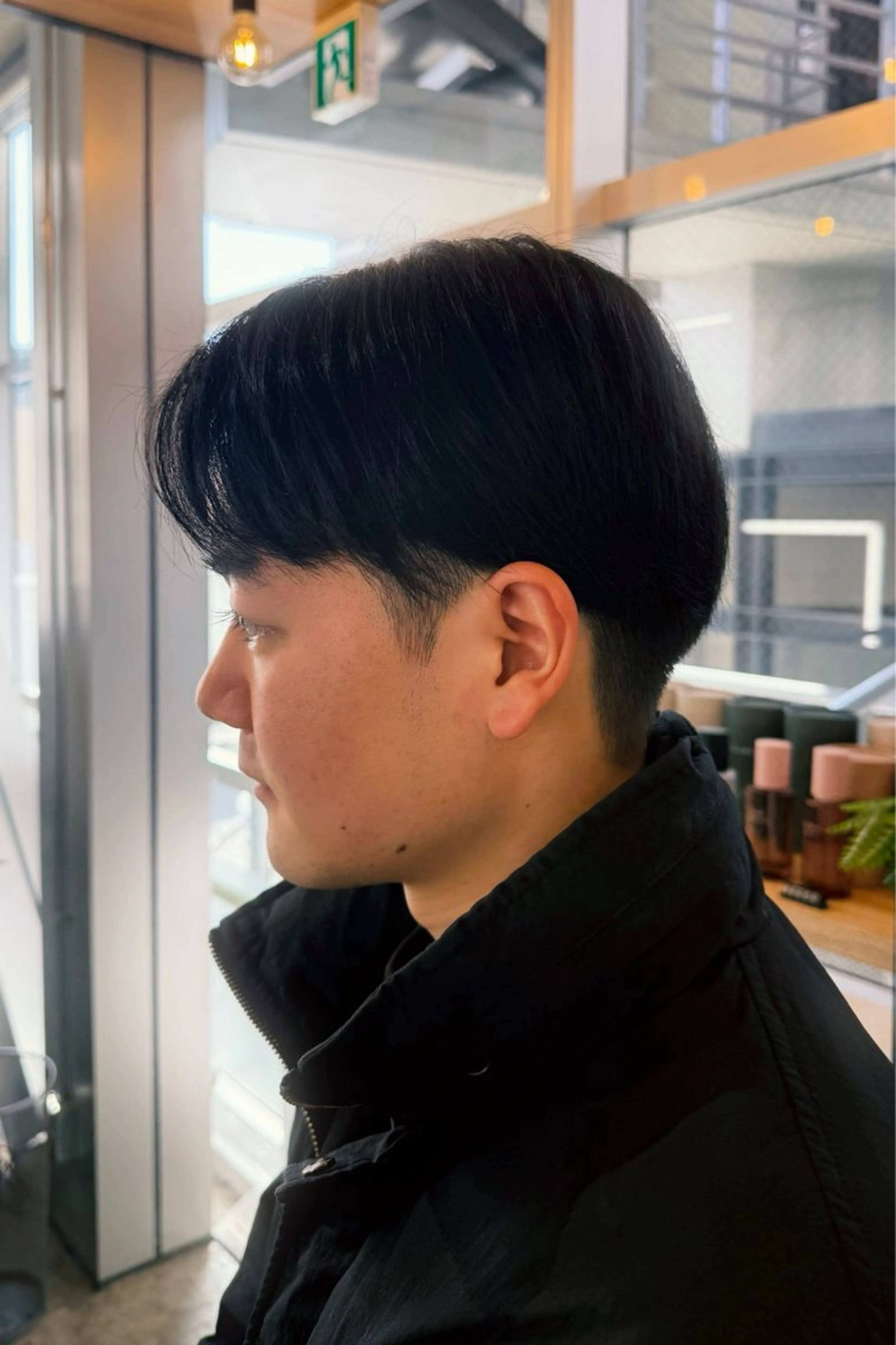 ショート メンズ センターパート ダウンパーマ フェザーパーマ メンズハイライト メンズ韓国風 藤崎百道メンズカット Zina/森井唯央のヘアスタイル