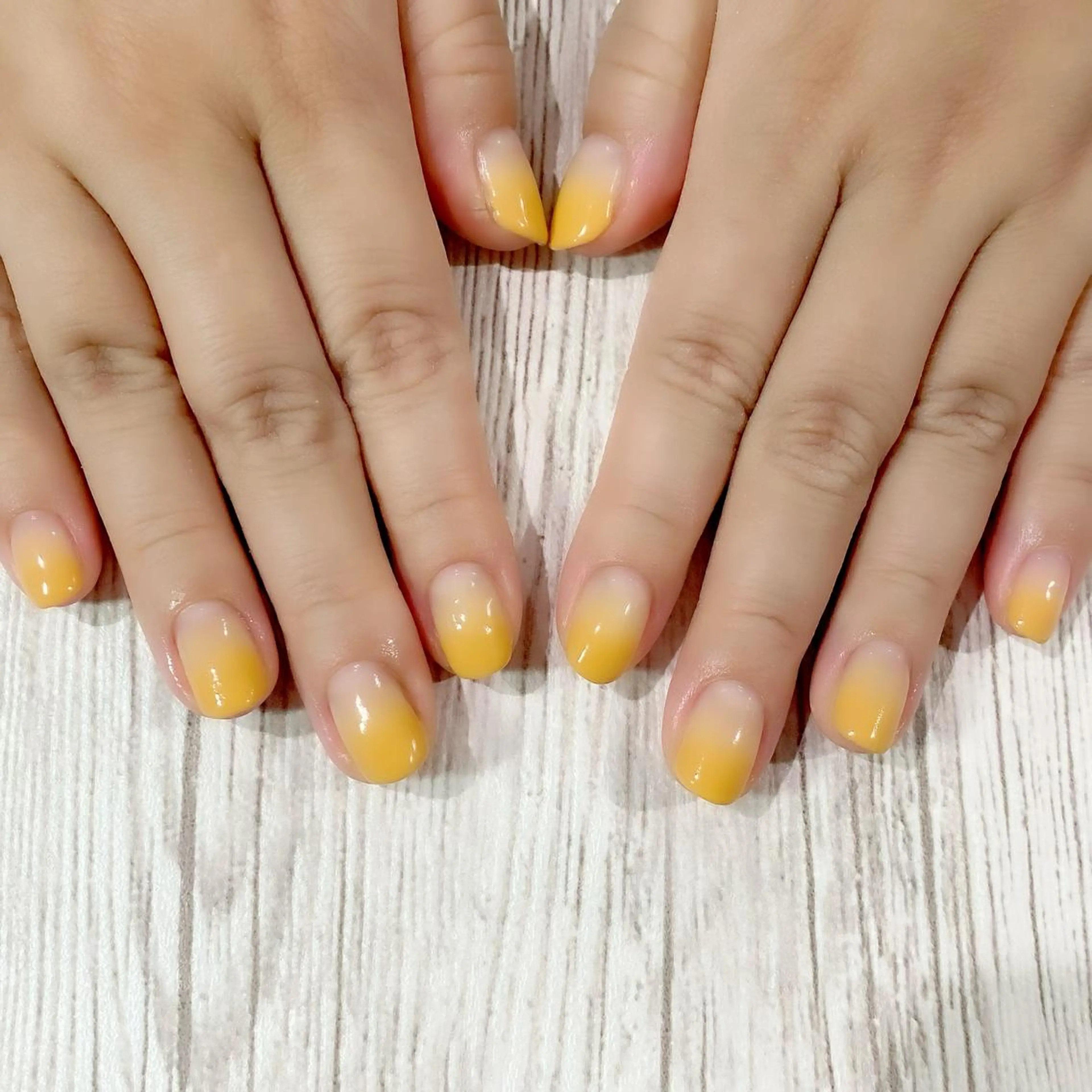 ショート カラー パーマ ヘアアレンジ メンズ キッズ ネイル マツエク・マツパ グラデーションカラー ナチュラル ショートヘア グラデーション ショートネイル Salon Ｋのネイルデザイン