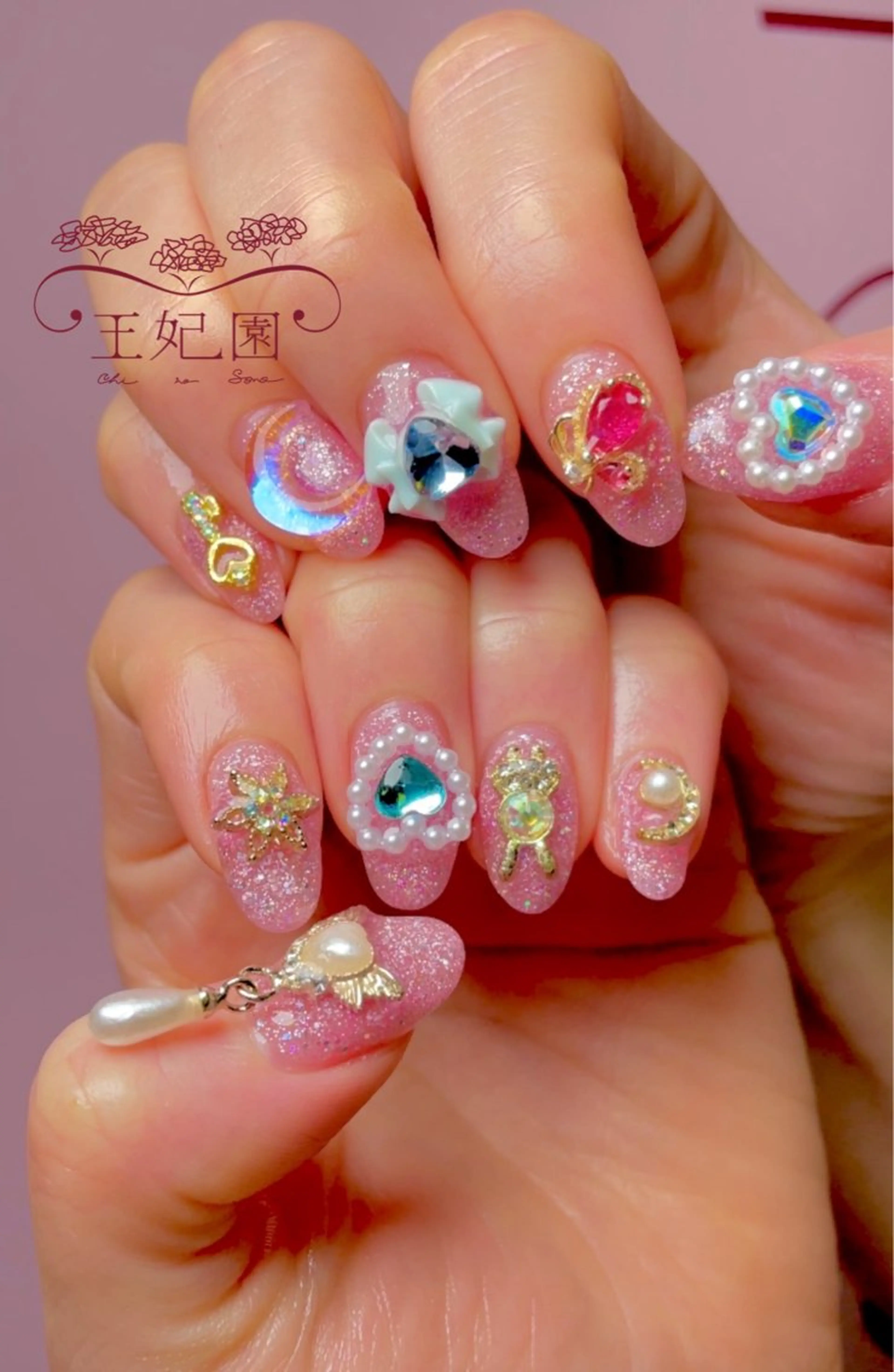 ネイル アートネイル 韓国ネイル ラメ(グリッター) オフィスネイル nail salon王妃の園所属・王妃の園 ohinosonoのネイルデザイン