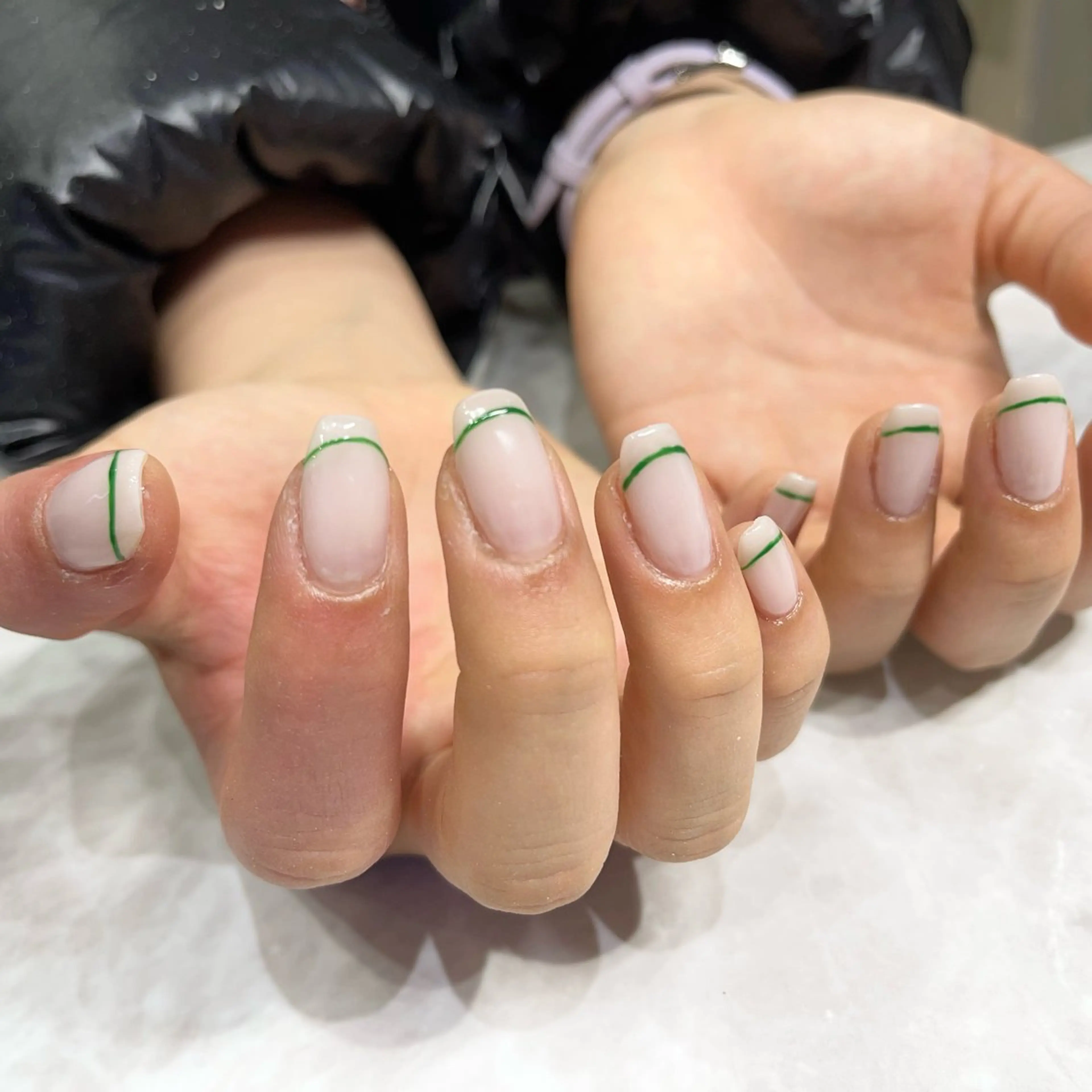 ネイル アートネイル フレンチネイル ジェルネイル PlusOnenailsalon所属・粕屋ネイル＆耳つぼ 🫧Natsumiのネイルデザイン