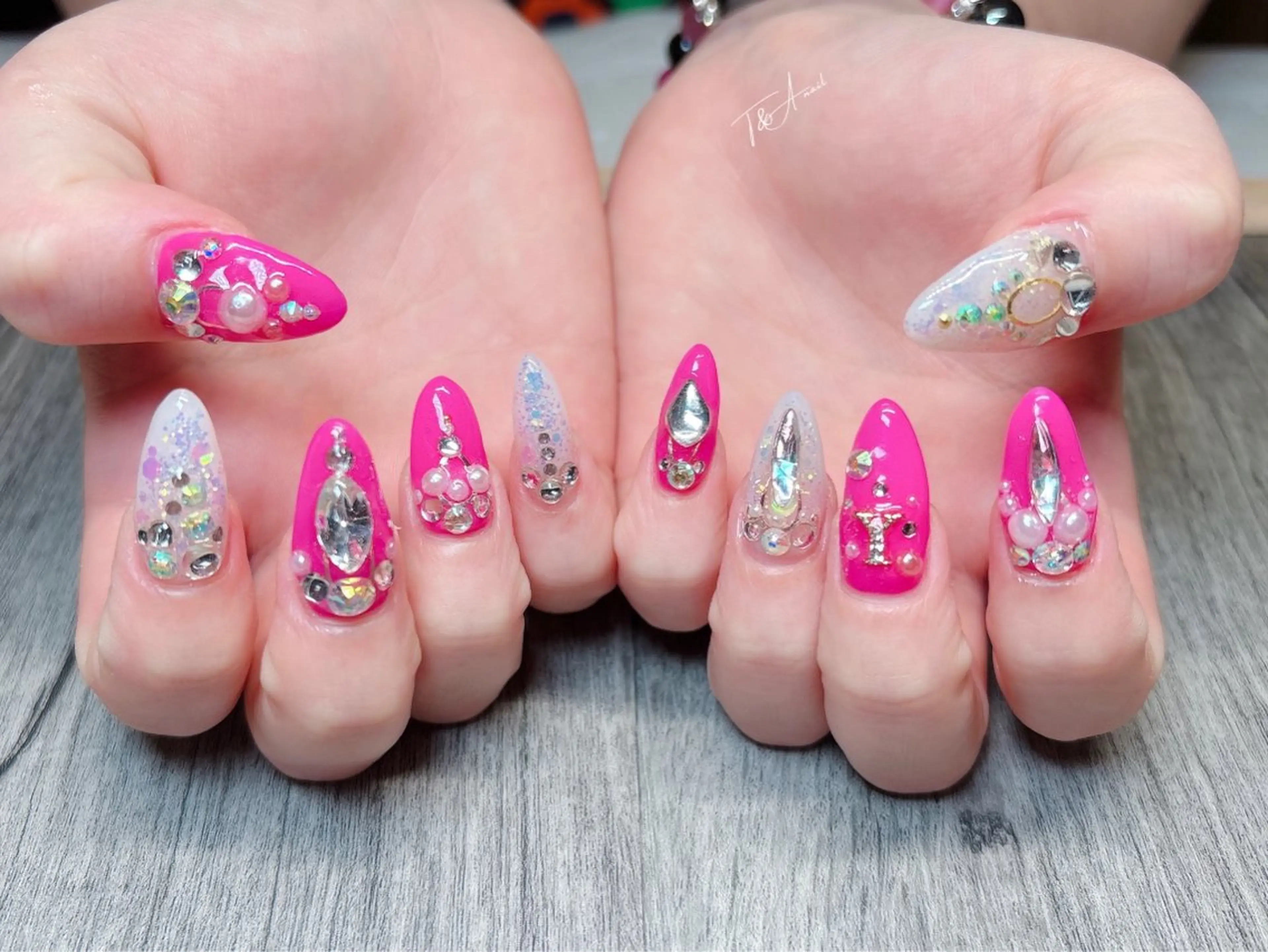 ネイル 長さ出し ジェルネイル キラキラネイル ピンク スカルプネイル ハンドネイル T&A nailのネイルデザイン