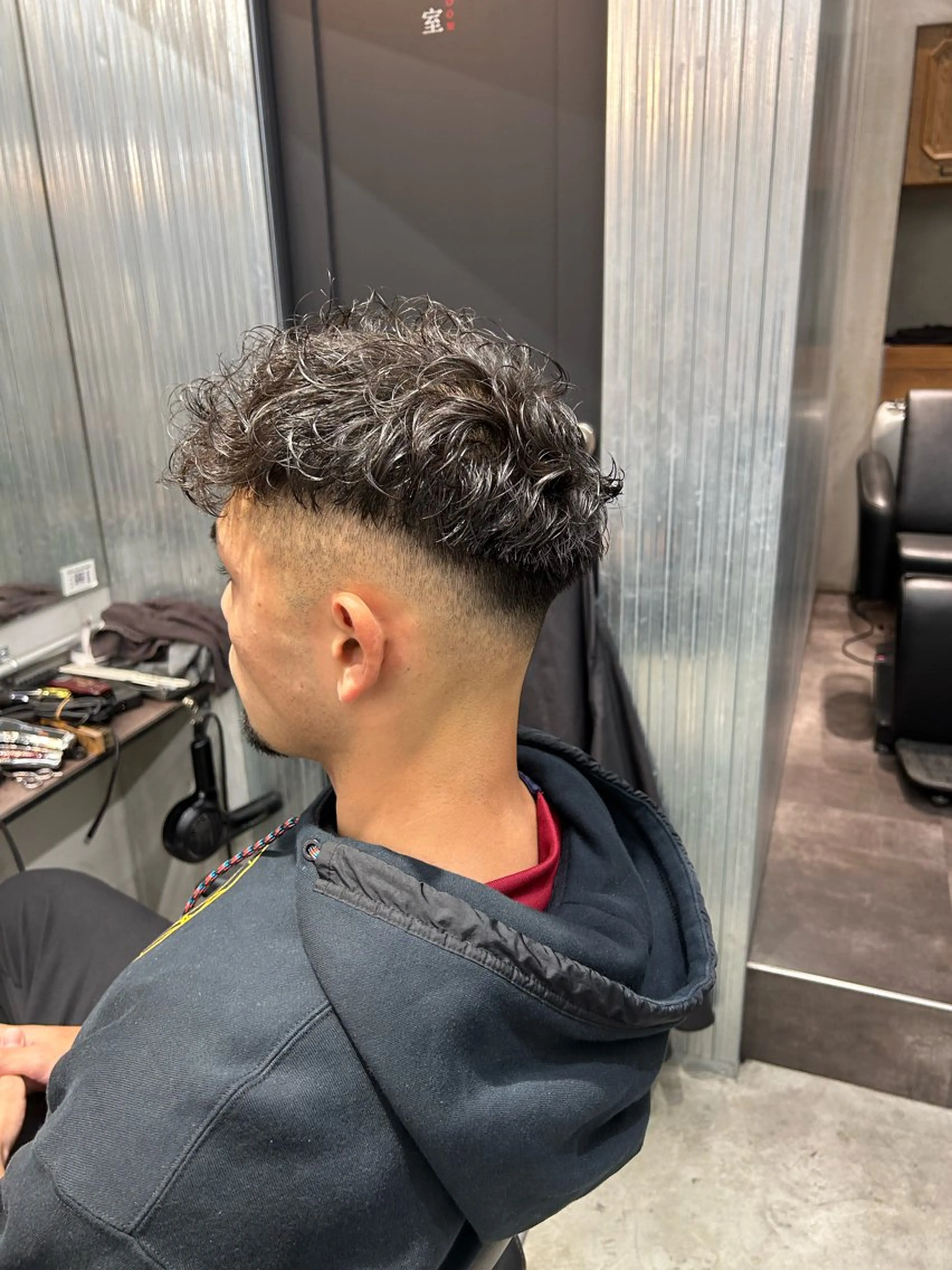 ショート メンズ フェードカット 【明大前フェード/ メンズパーマ/岳】のヘアスタイル