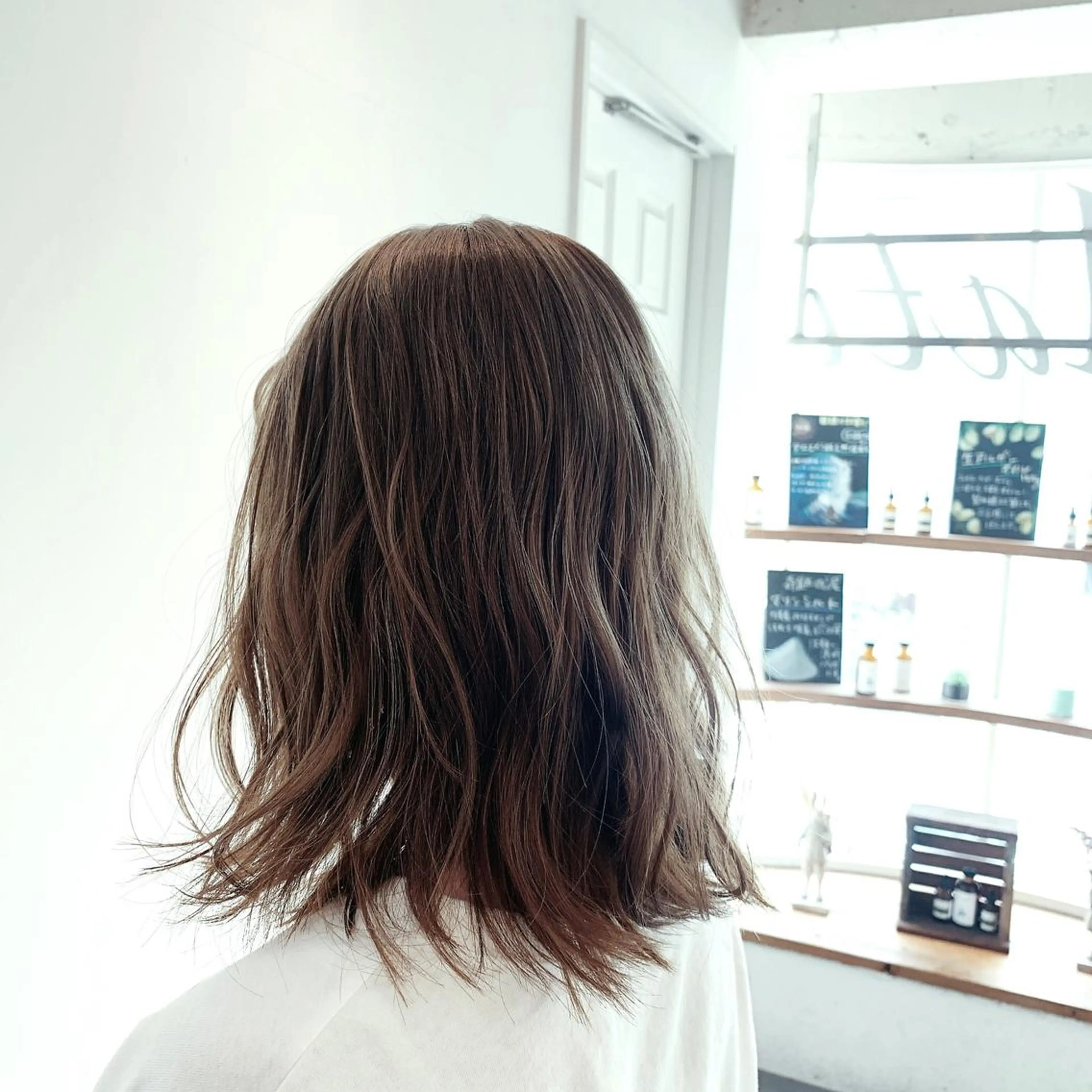 ミディアム カラー ヘアアレンジ ベージュカラー JYUNESU表参道所属・似合わせhair🔸 アサダ　タカコ🔸のヘアスタイル