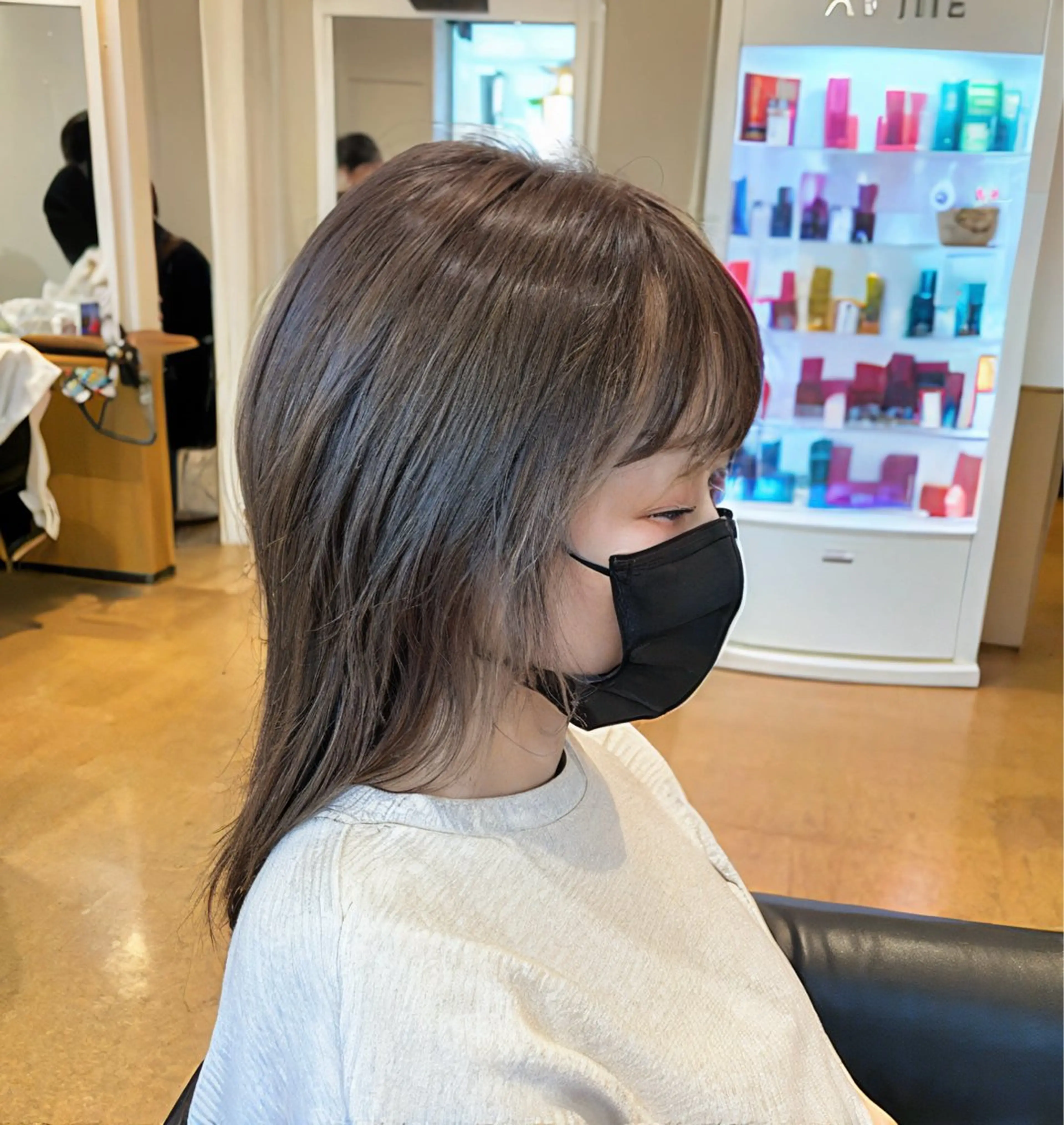 セミロング カラー ミストバング イヤリングカラー  フェイスフレーミング ハイライトカラー イルミナカラー ヘアカラー 秋山知穂🌸縮毛矯正 ショートお任せ🌸のヘアスタイル