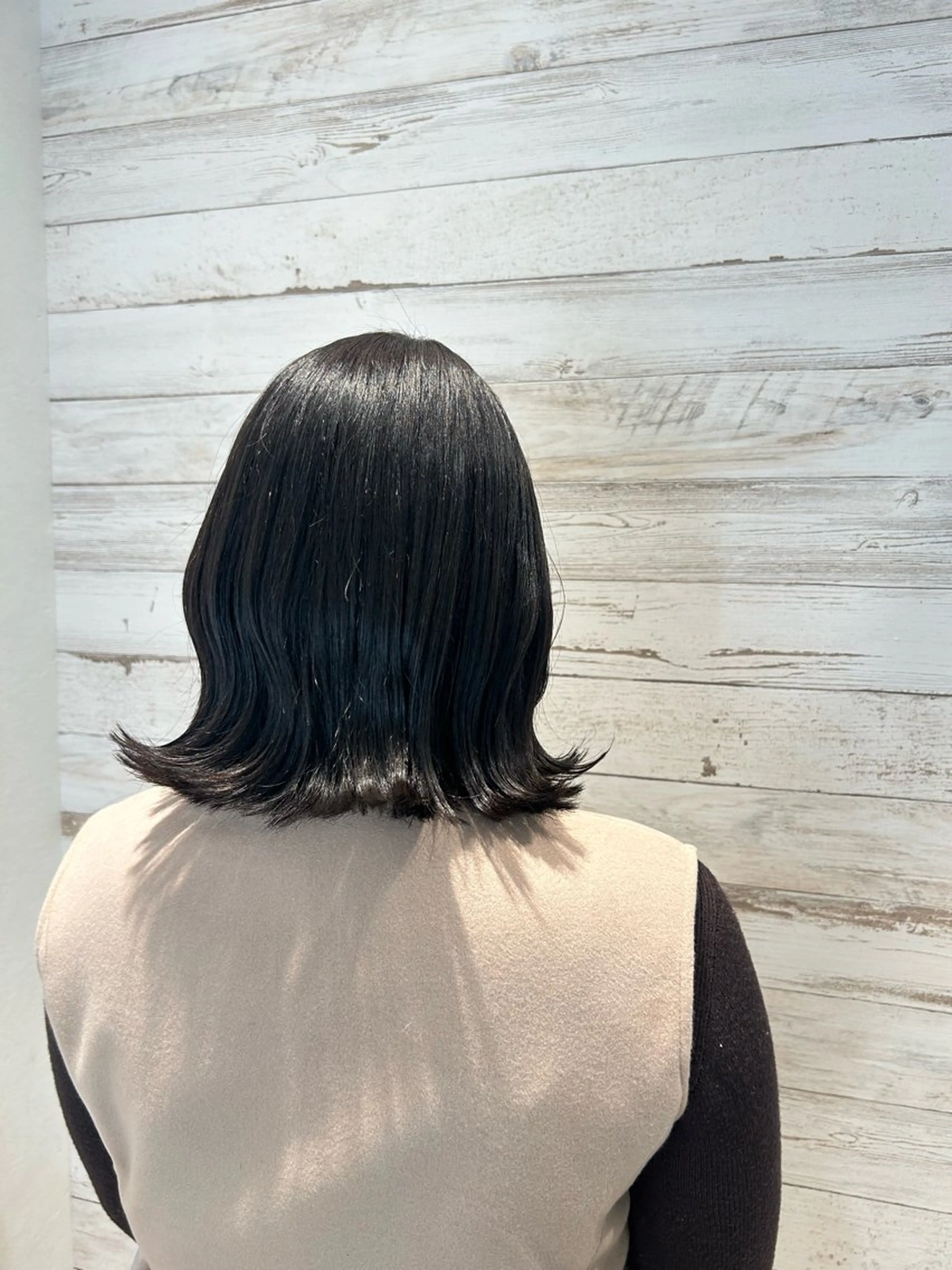 ミディアム 外ハネヘア 髪質改善/縮毛矯正 ツヤ髪🩷さつきのヘアスタイル