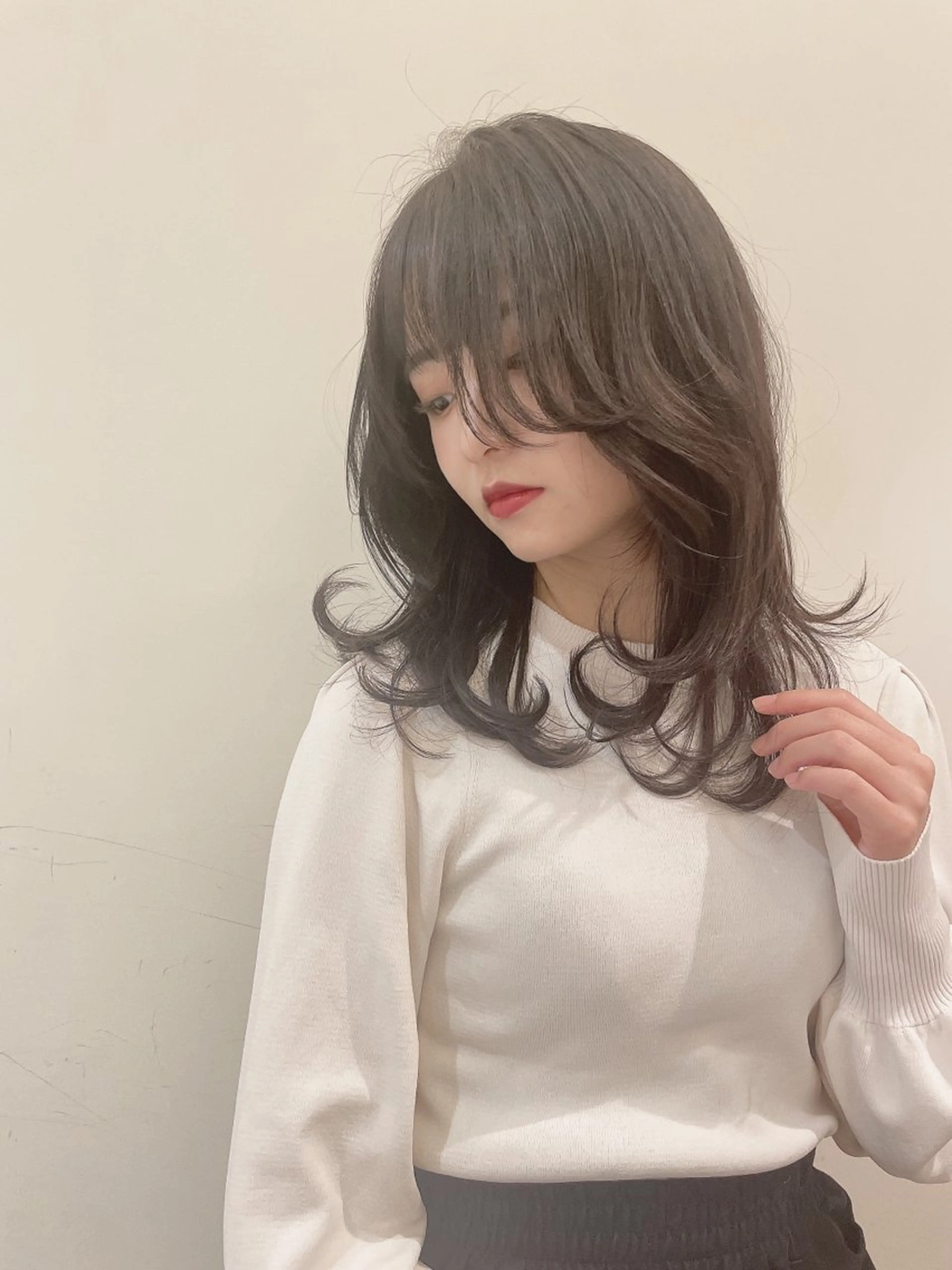 セミロング 韓国風レイヤーカット 松葉翔のヘアスタイル