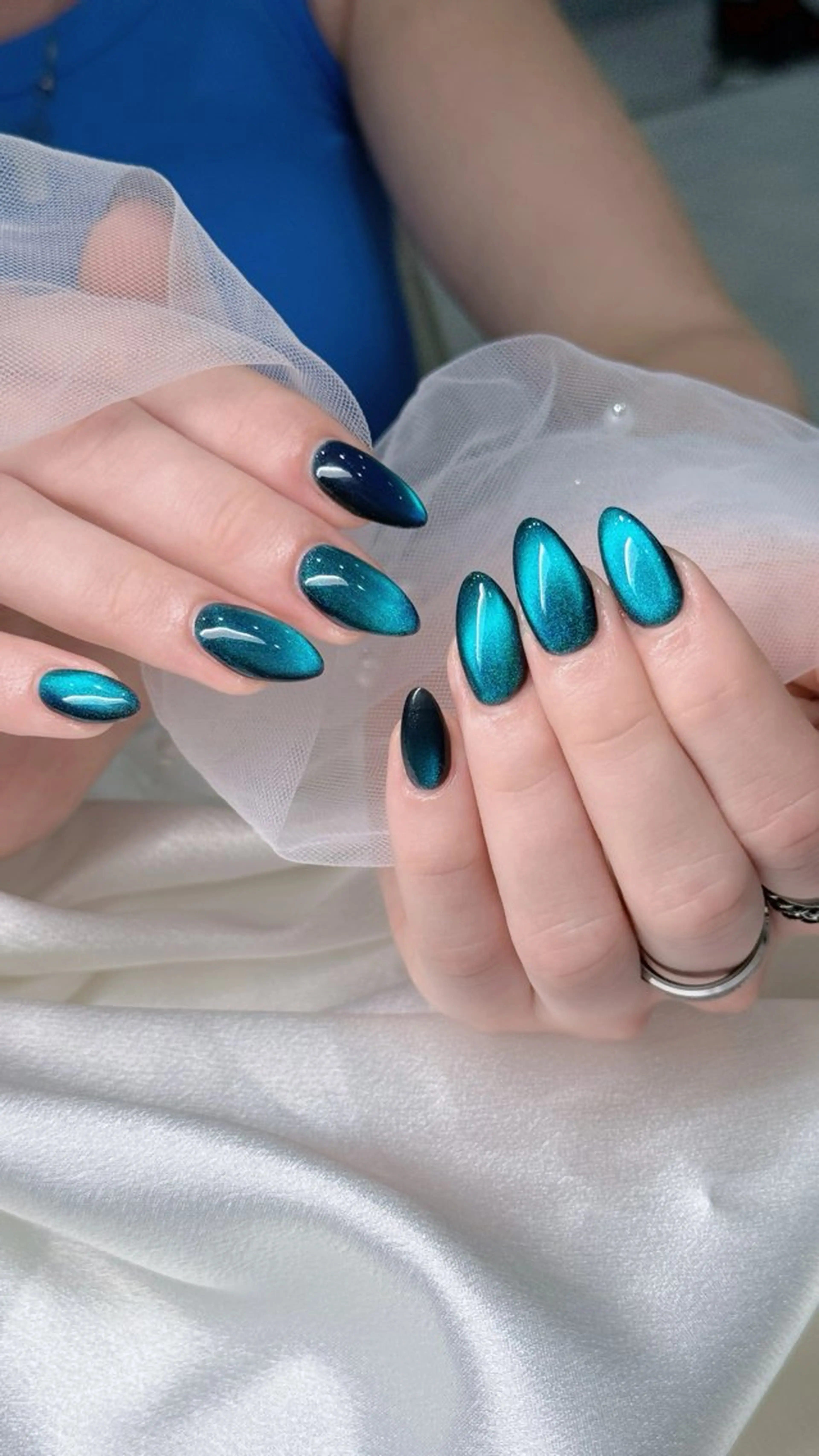 ネイル オーロラネイル ブルー チークネイル フットネイル フレンチネイル HANA.NAILS所属・HANA.NAILS 自宅サロンのネイルデザイン