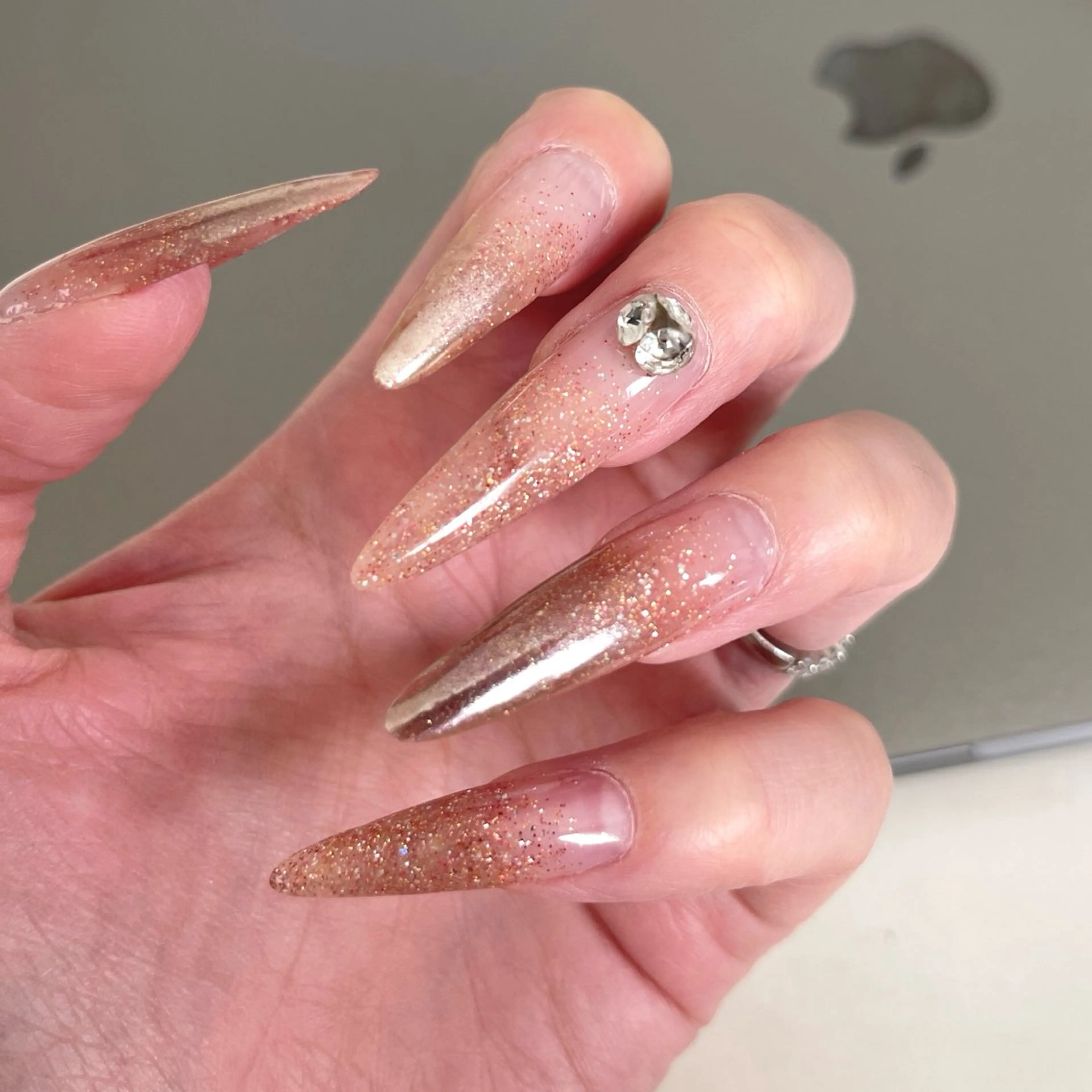 ネイル ロングネイル スカルプネイル 信太 由貴子のネイルデザイン