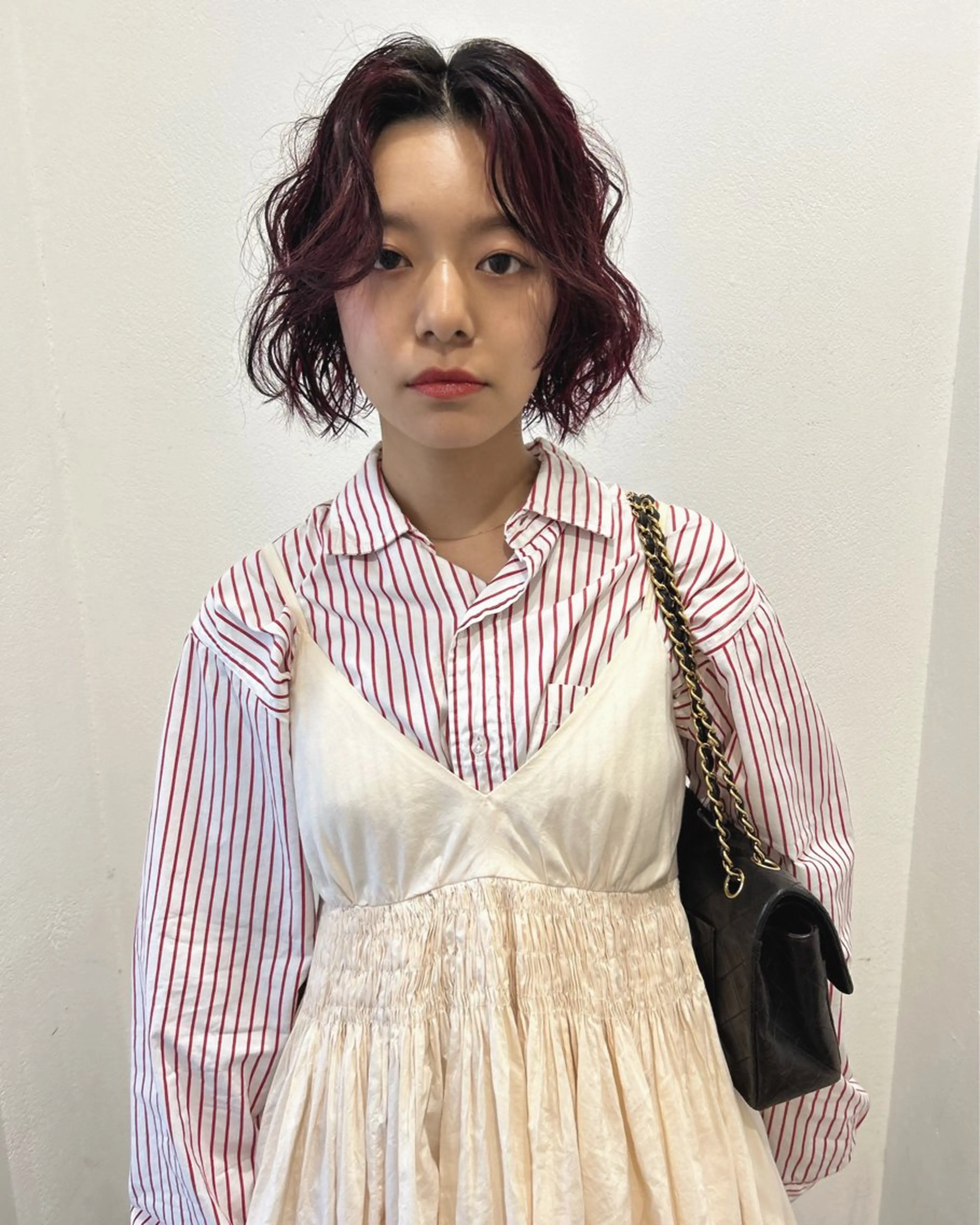 ショート カラー パーマ ボルドーカラー ボブ ニュアンスパーマ カット ヘアカラー パーマ Loom.所属・村上雅人 ナチュラルモードのヘアスタイル