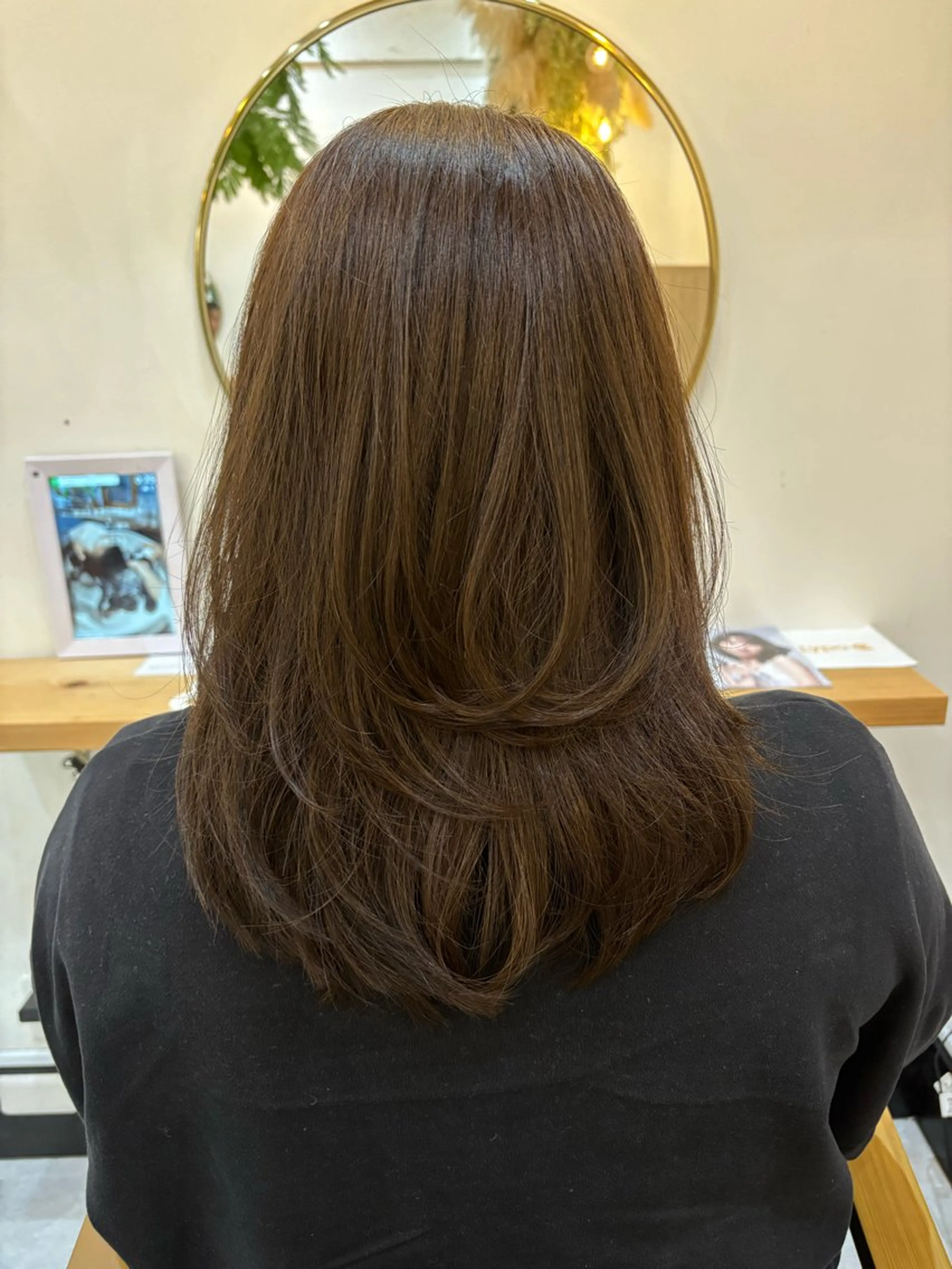 ロング カラー アッシュ イルミナカラー オリーブアッシュ レイヤーカット カット ヘアカラー トリートメント ヘッドスパ CARICIA🌱 masaeのヘアスタイル