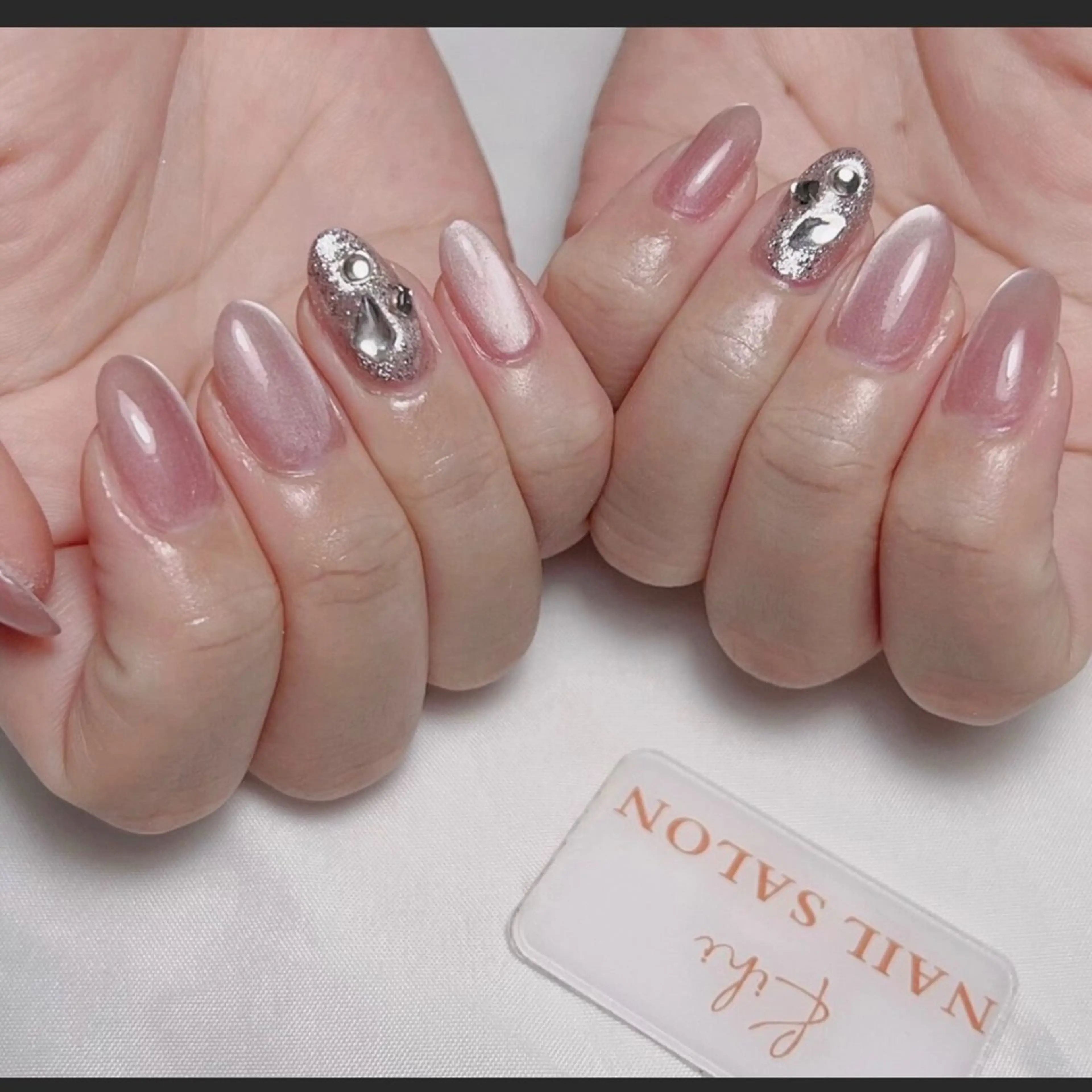 ネイル アートネイル フレンチネイル ジェルネイル グラデーション 韓国ネイル ハンドネイル 💕鈴木ユリ パラジェル/オフ無料のネイルデザイン