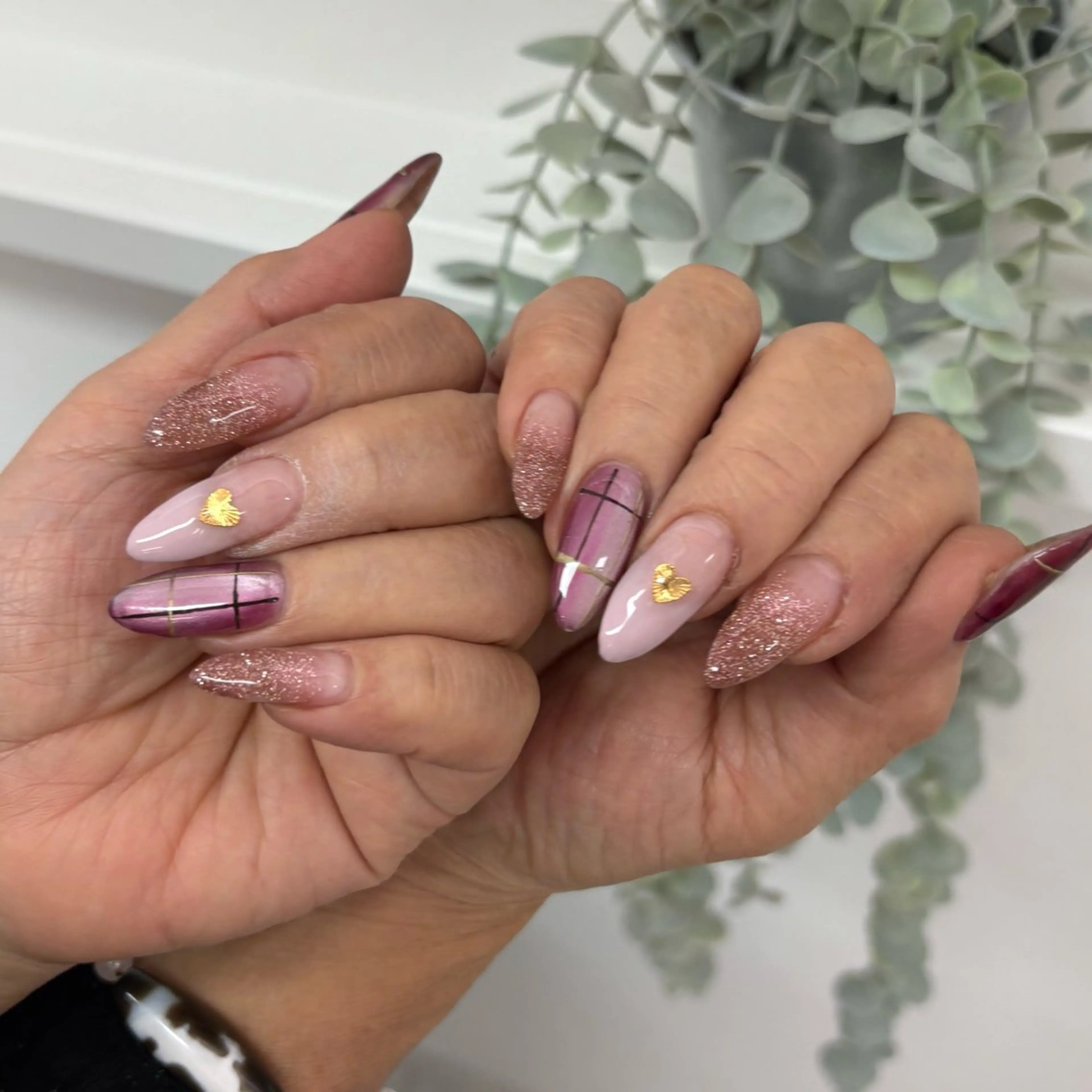 ネイル ハンドネイル リリーズネイル 伊藤のネイルデザイン