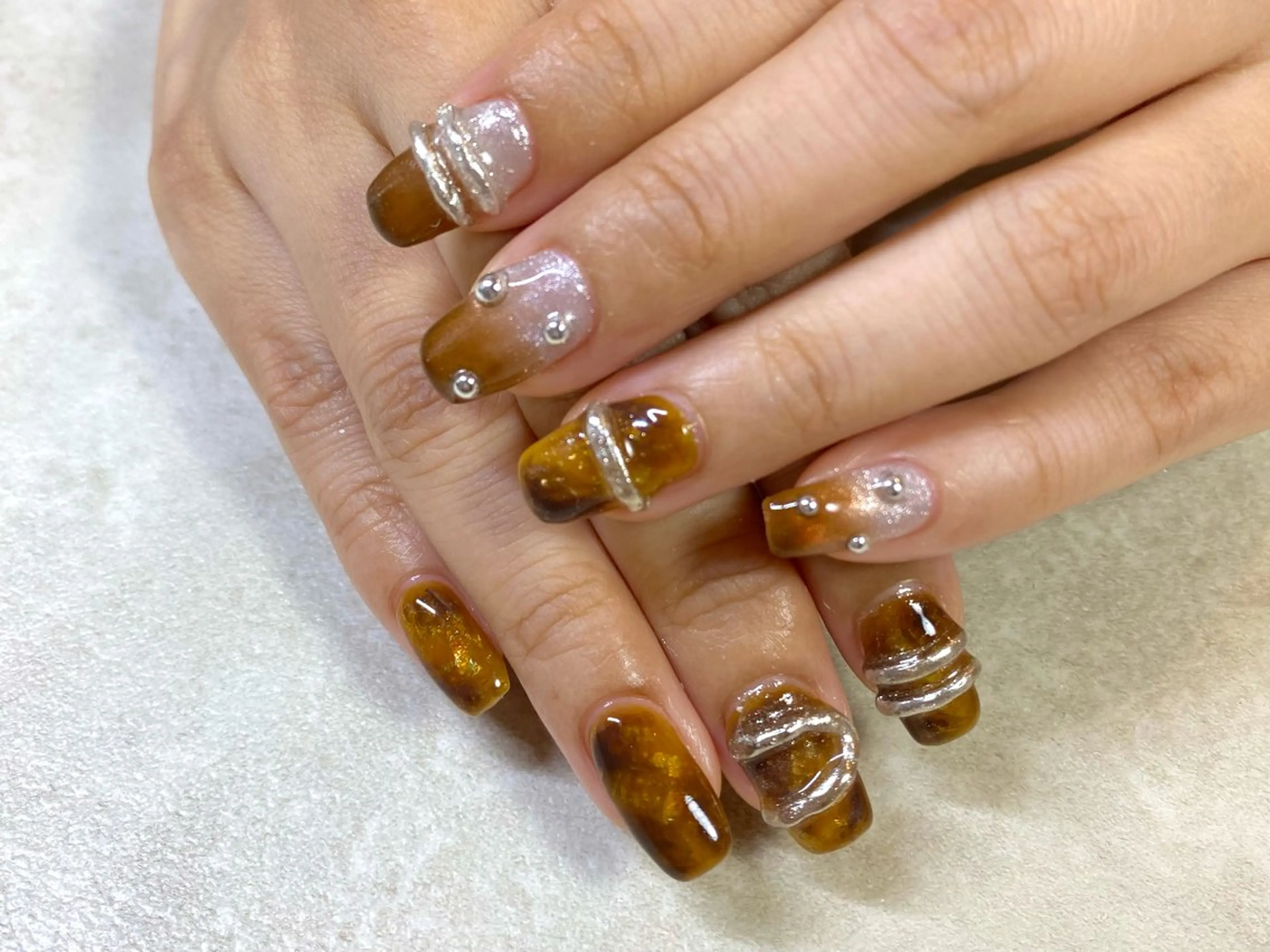 ネイル べっ甲ネイル ハンドネイル Nail R 🌸Nonのネイルデザイン