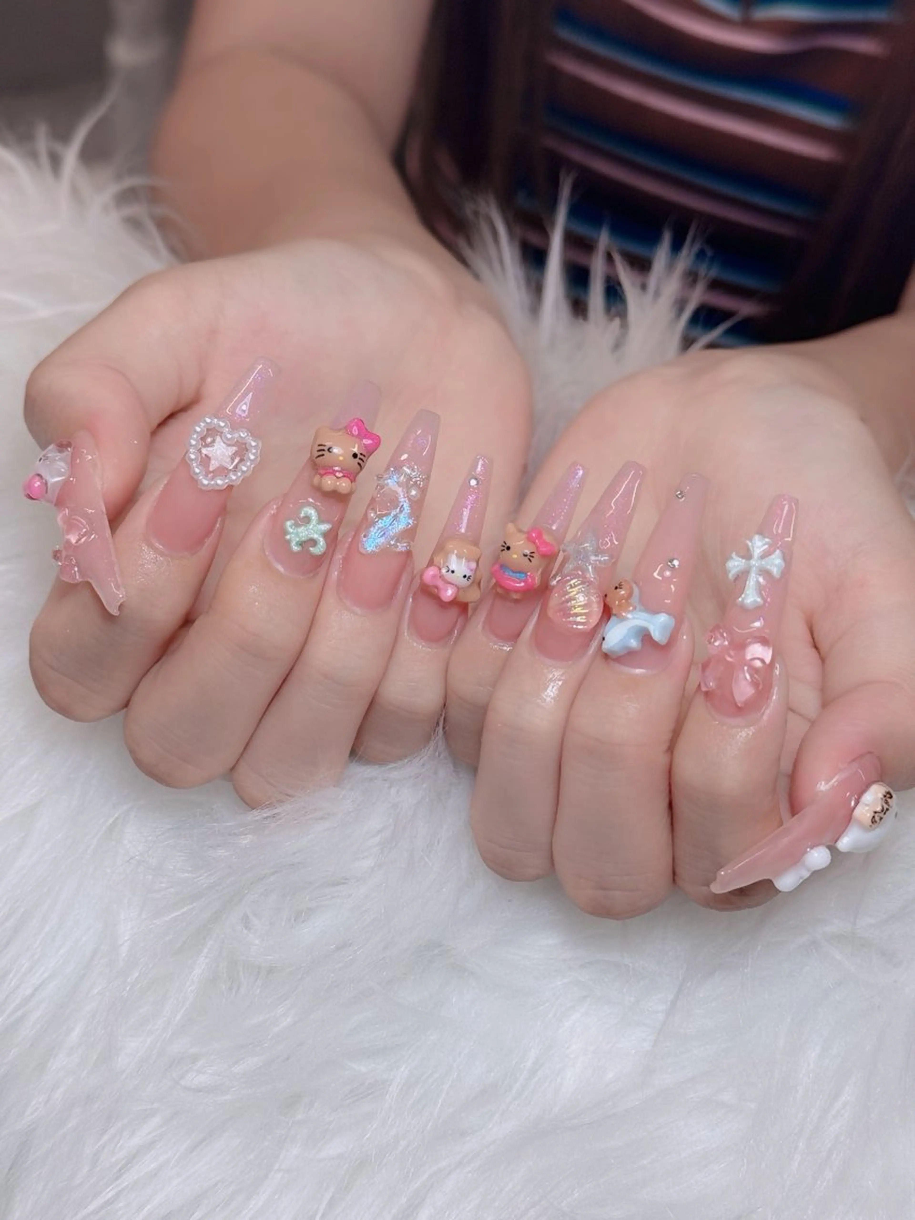 ネイル オーロラネイル チークネイル フットネイル フレンチネイル 韓国ネイル ハンドネイル Lumi Nail 新大久保3‘のネイルデザイン