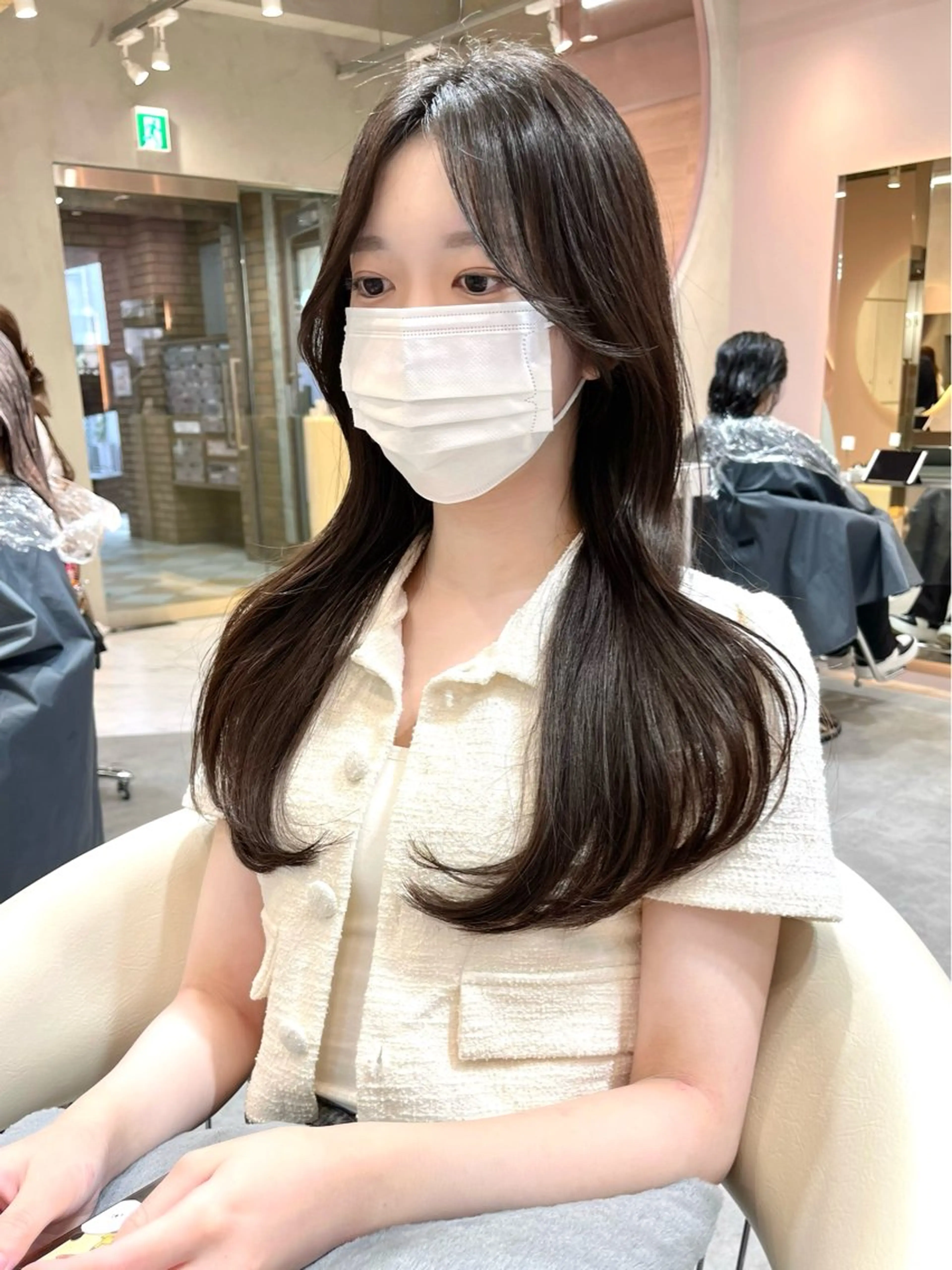 ロング カラー アッシュ 黒髪 ブリーチ ブルーカラー ブルーブラック レイヤーカット 大宮　蒲生優のヘアスタイル